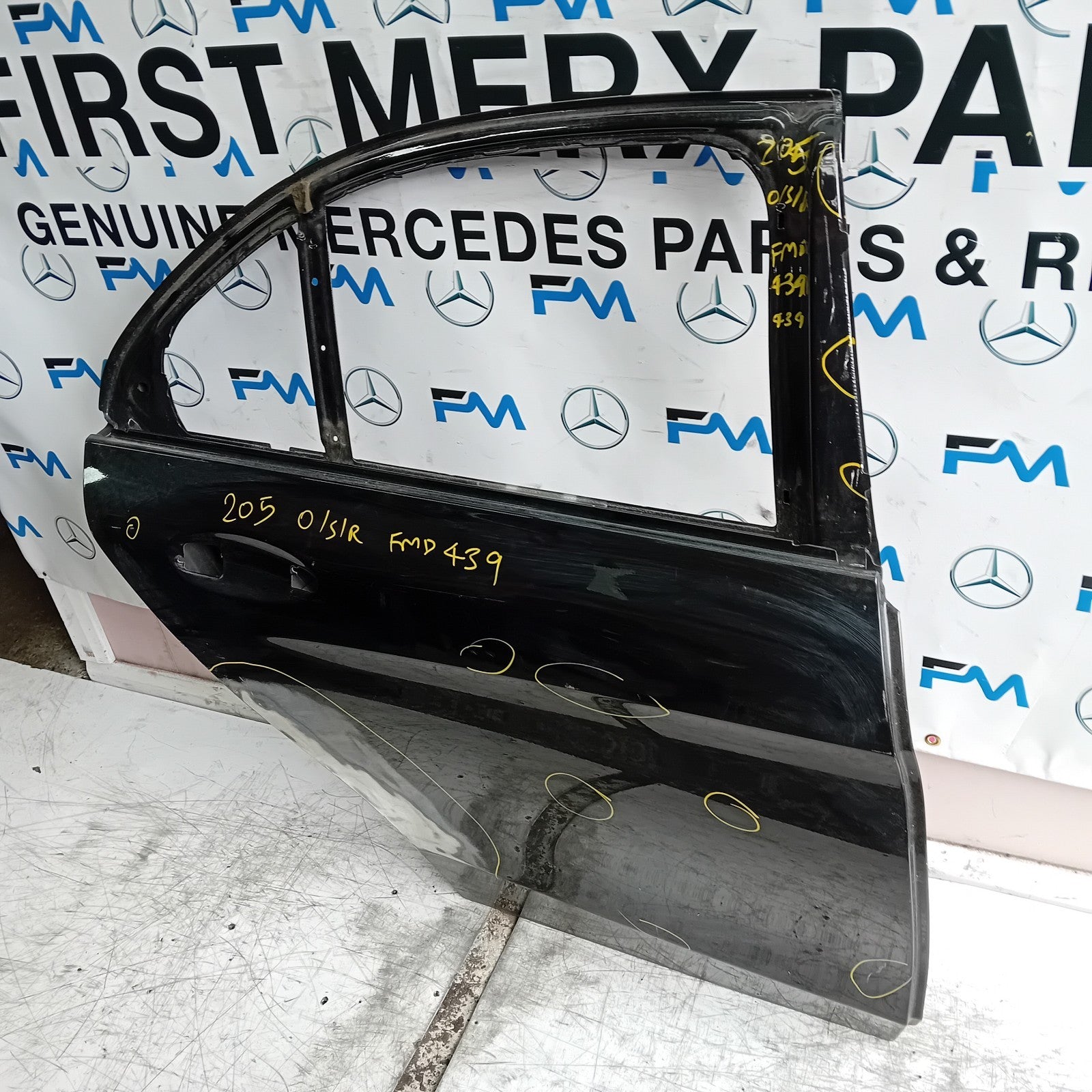 MERCEDES C-CLASS W205 SLN DRIVER REAR DOOR OSR BLACK 2014 ON FMD439