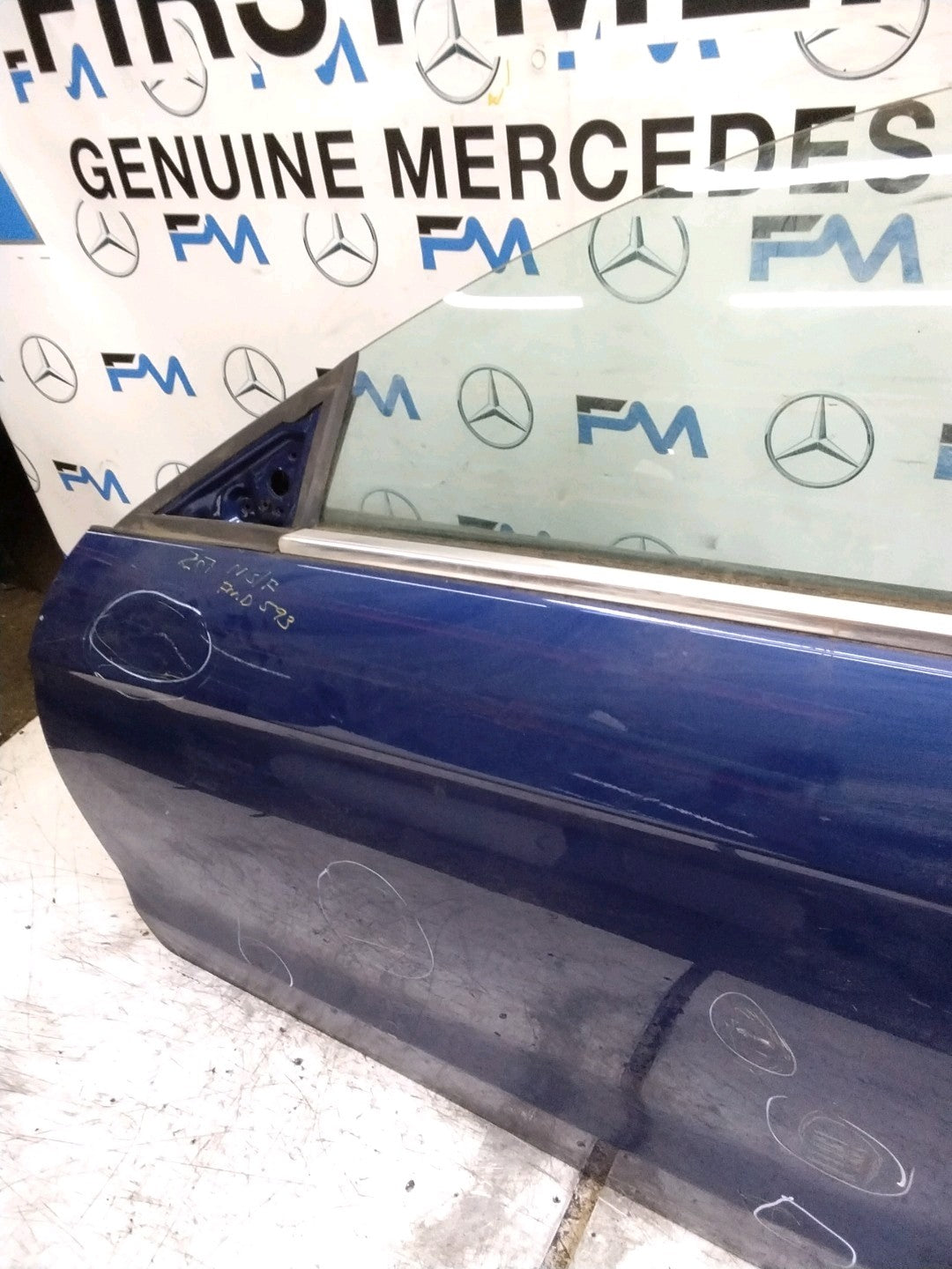 MERCEDES BENZ E-CLS W207  PASSENGER FRONT DOOR NSF BLUE 2009-16  FMD593
