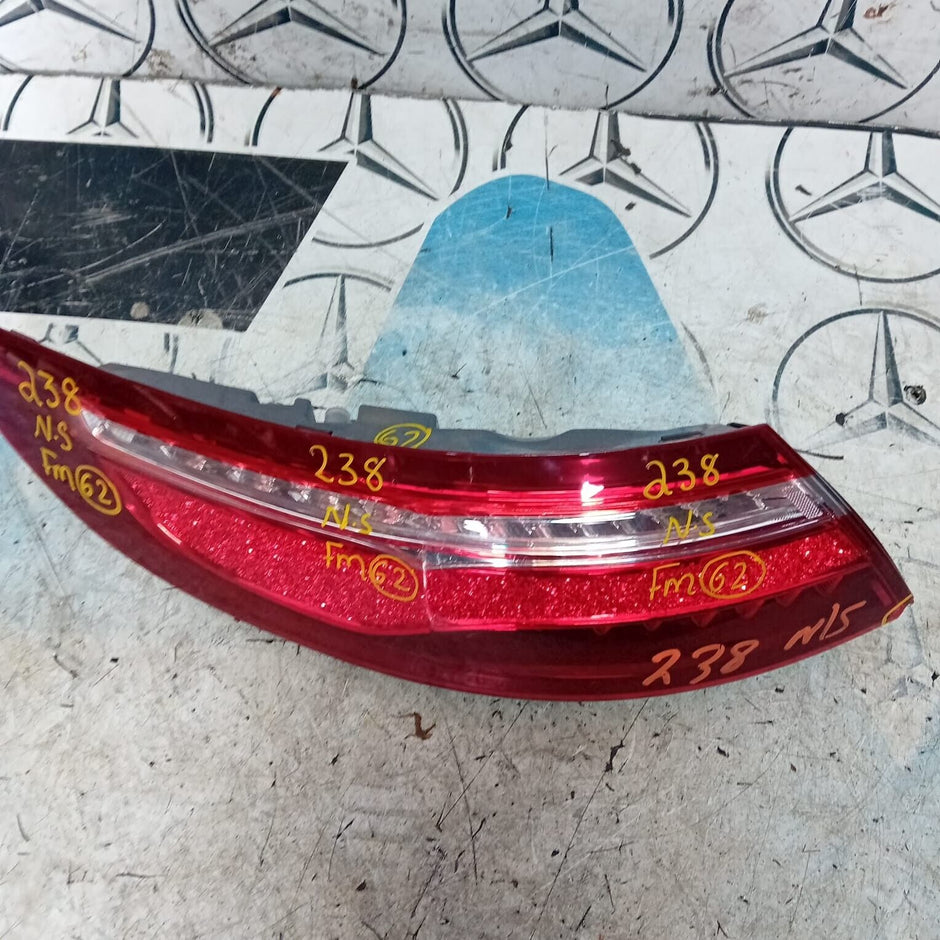 MERCEDES E-CLASS COUPE AMG C238 2018 PASSENGER SIDE OUTER TAIL LIGHT A2389062001