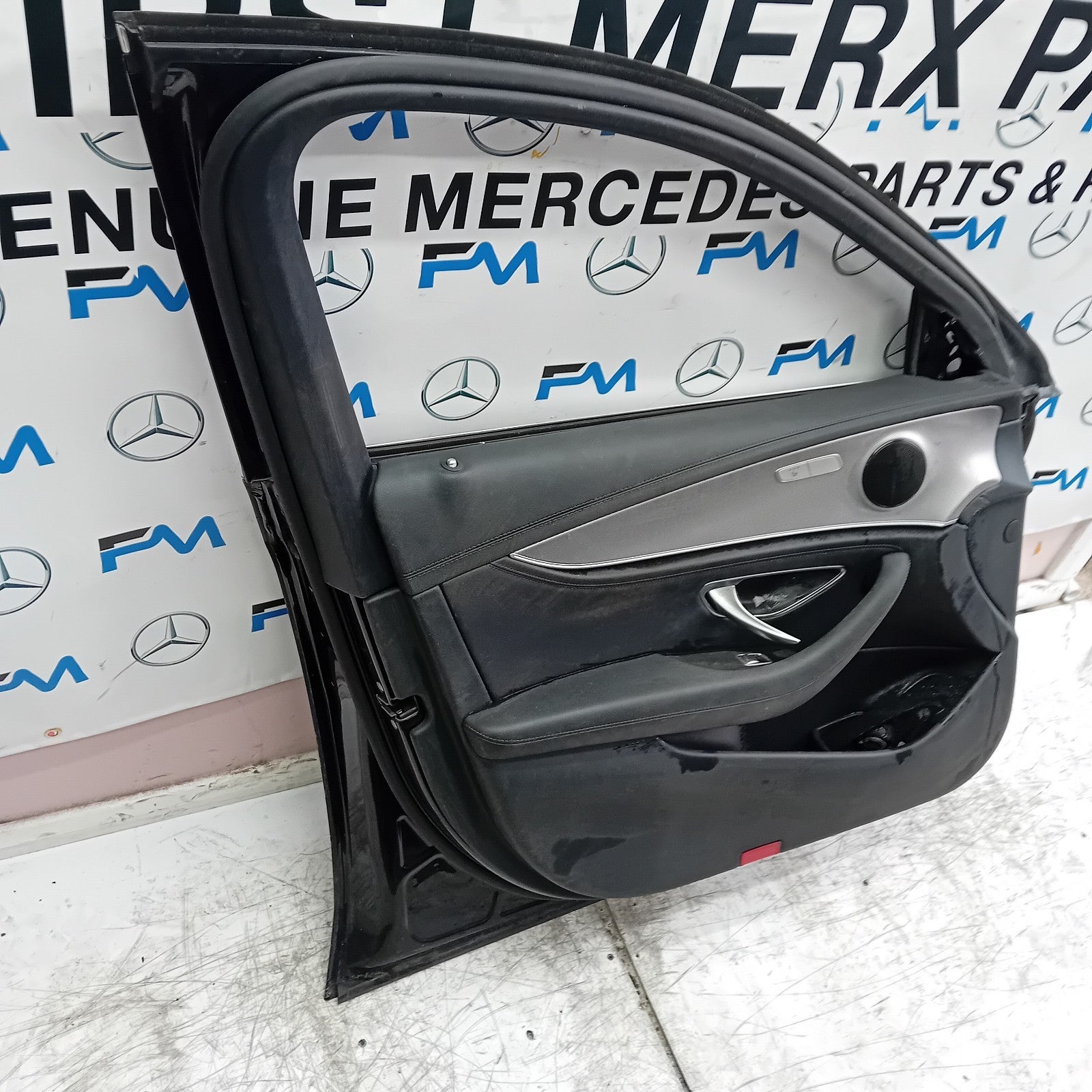 MERCEDES E-CLASS W213 SLN PASSENGER FRONT DOOR OSF BLACK 2016 ON COMPLETE FMD268