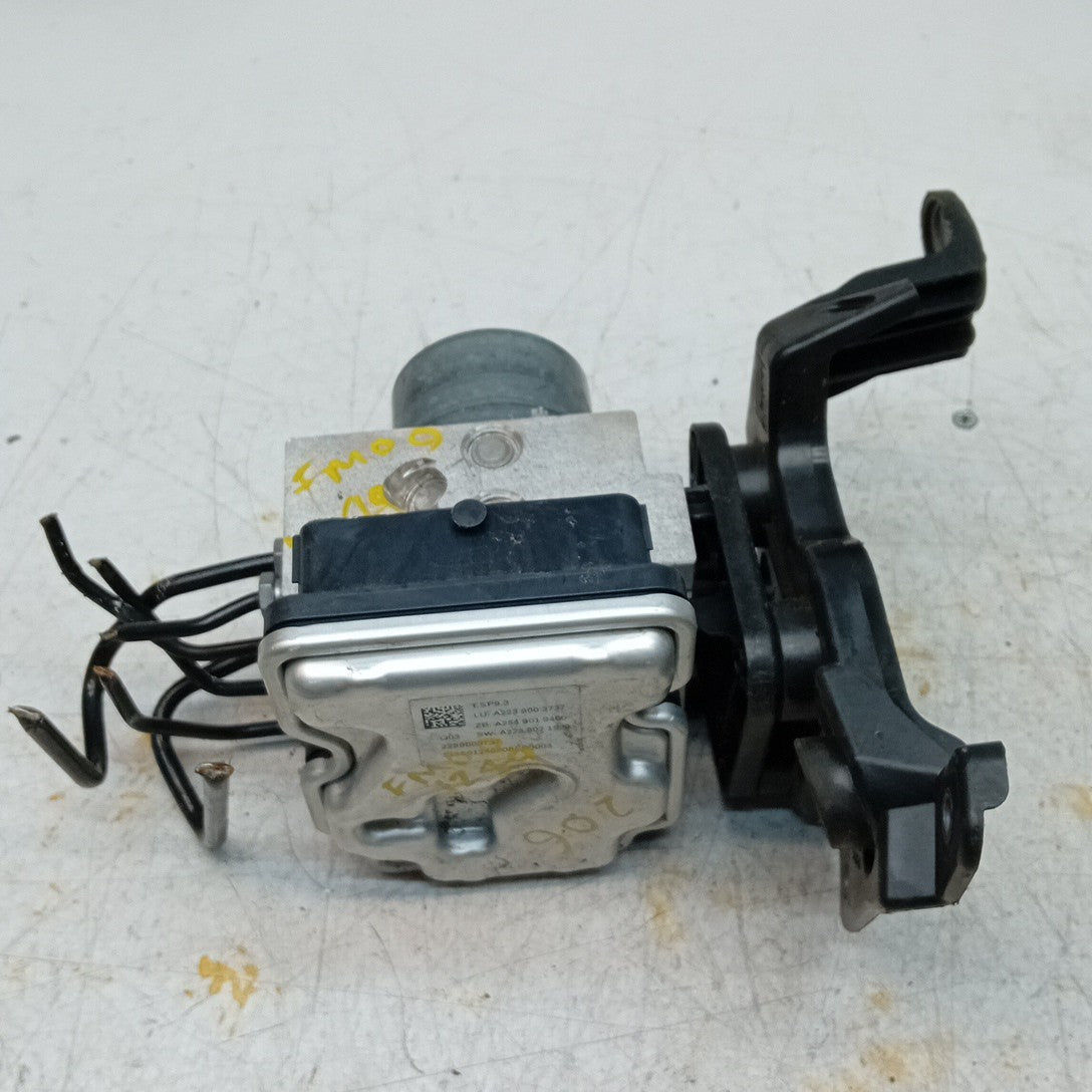 MERCEDES BENZ C-CLASS W206 ABS PUMP MODULE CONTROL UNIT A2239003737 FM001249