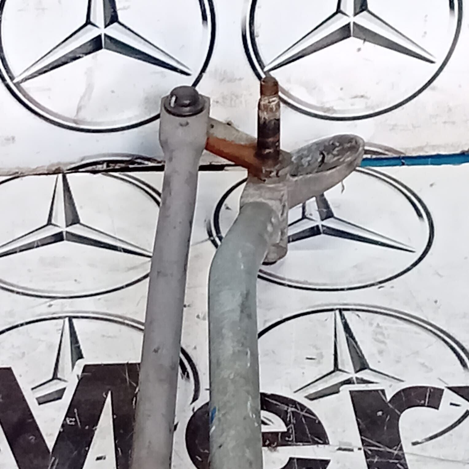 MERCEDES BENZ C-CLASS W204 FRONT WIPER MOTOR AND LINKAGE A2048201140