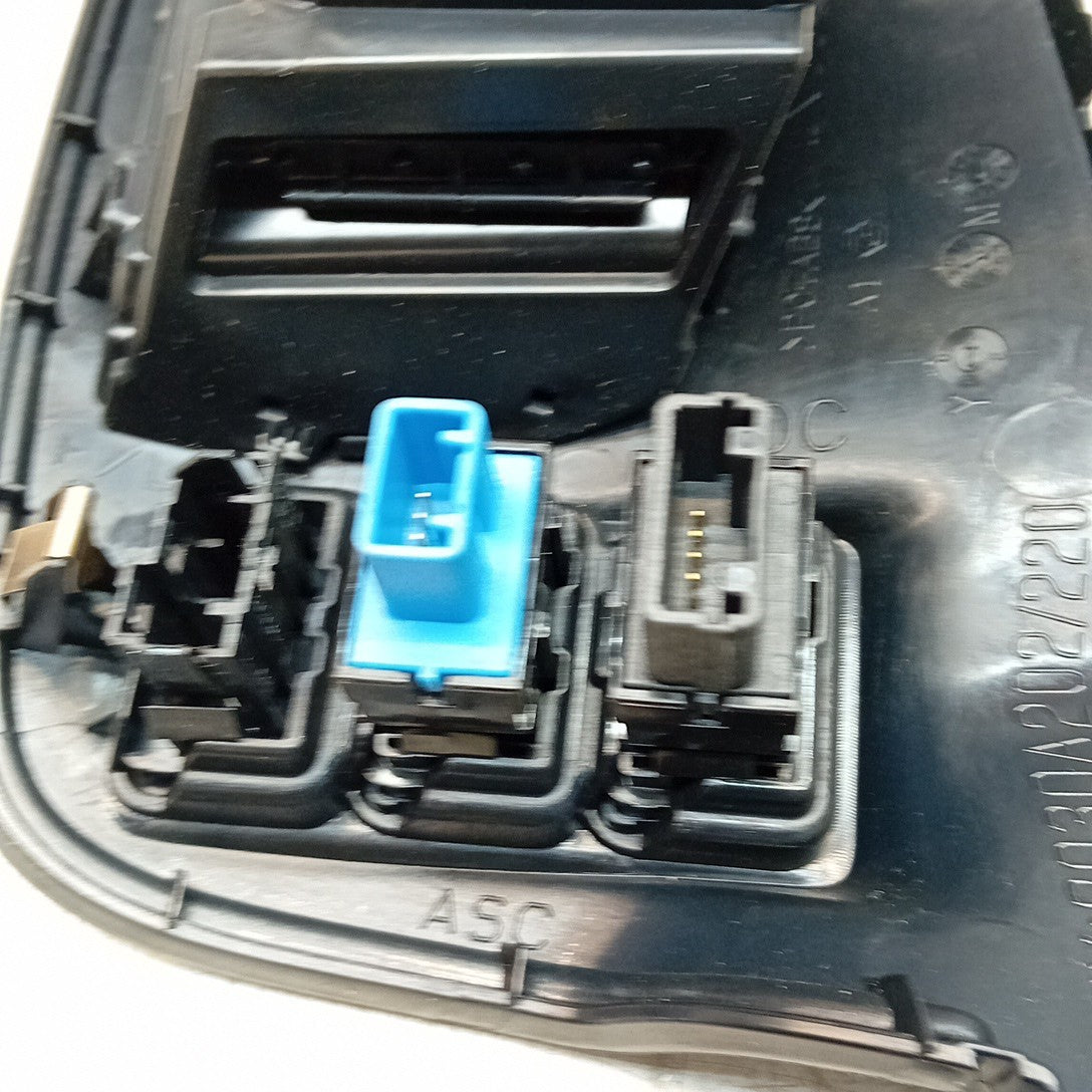 MITSUBISHI OUTLANDER MK3 DASHBOARD AIR VENT + SWITCH 8030A202 FM001613