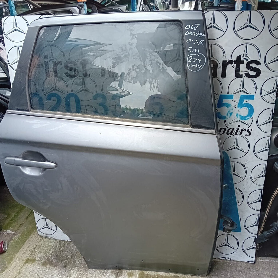 MITSUBISHI OUTLANDER DRIVER SIDE REAR DOOR ( OFF SIDE REAR )