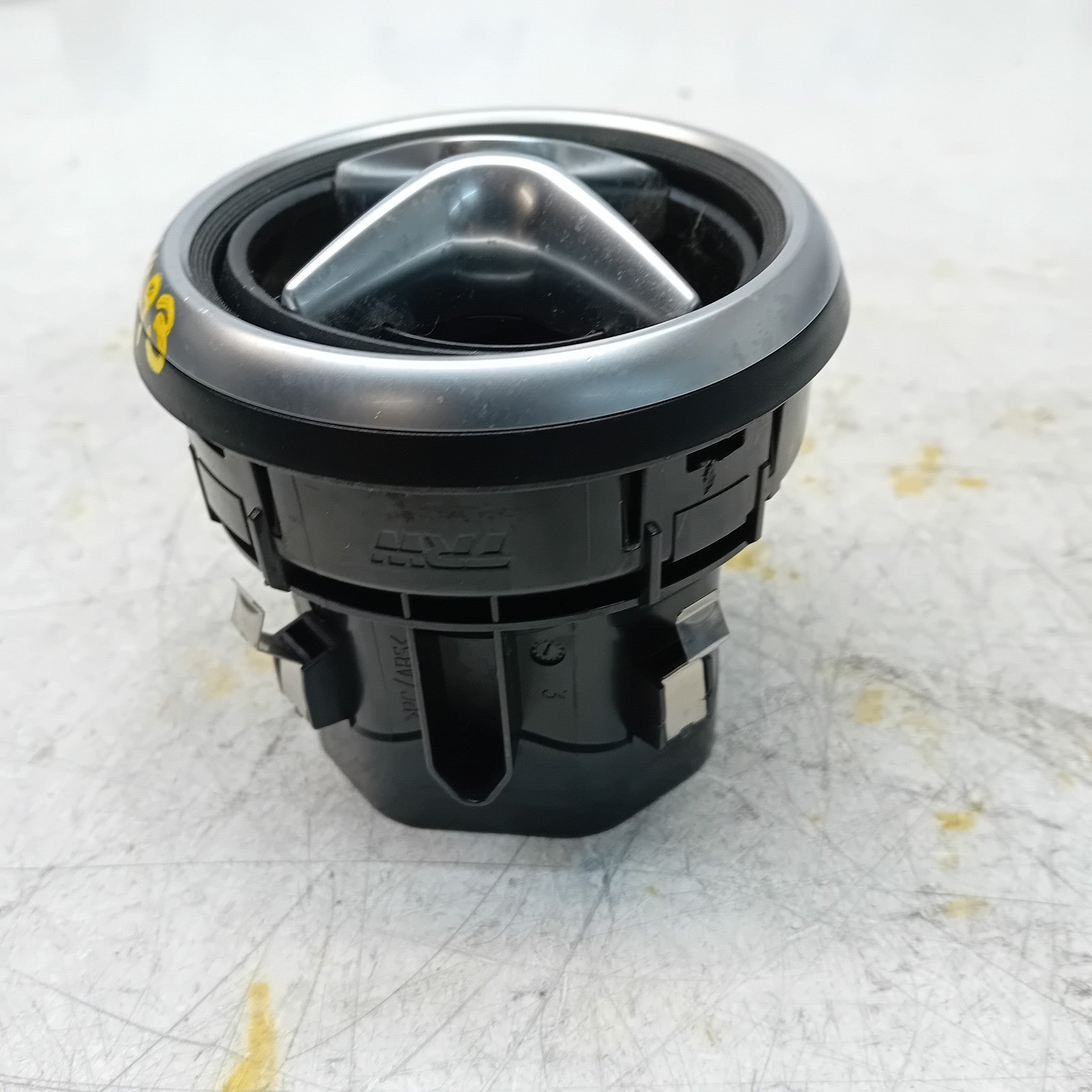 MERCEDES BENZ A-CLASS W176 DASHBOARD AIR VENT 2015 A1768300354 FM001493