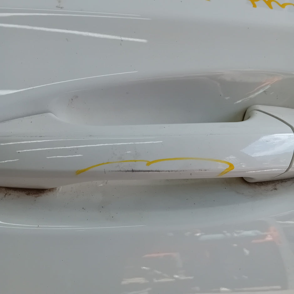 MERCEDES BENZ  CLA W117 PASSENGER REAR DOOR NSR WHITE 2014 FMD473