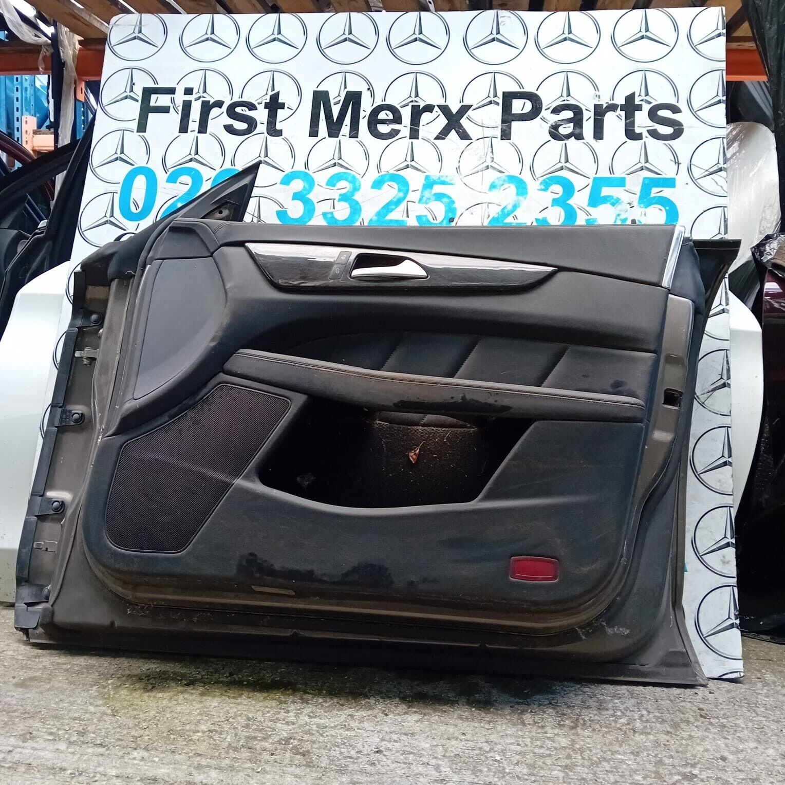 MERCEDES BENZ CLS  W218  DRIVER SIDE FRONT DOOR ( OFF SIDE FRONT )
