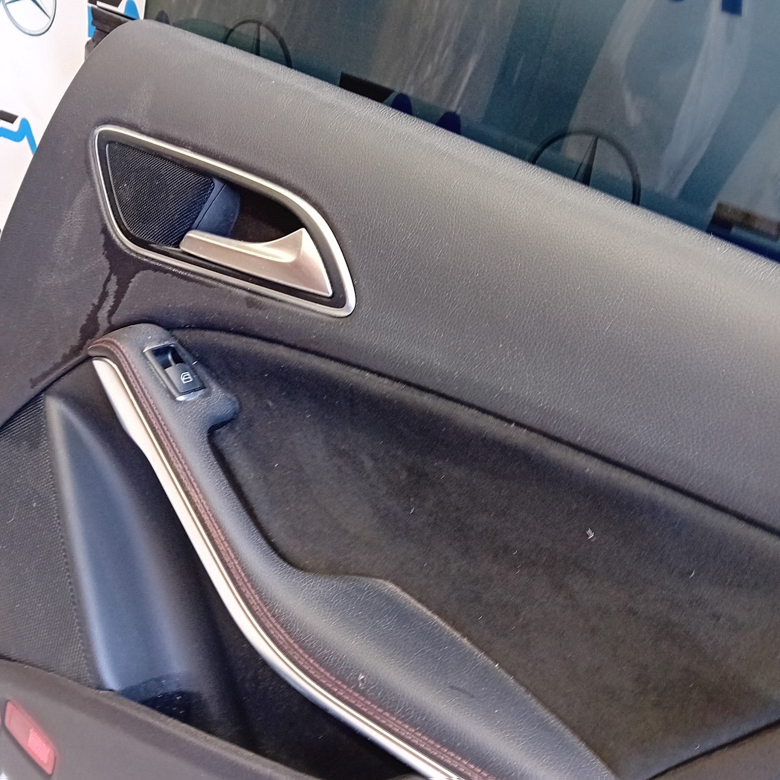 MERCEDES BENZ CLA-CLASS W117 DRIVER SIDE REAR DOOR ( OFF SIDE REAR ) FM011