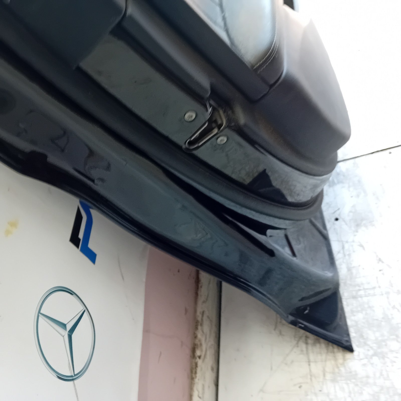 MERCEDES C-CLASS W205 PASSENGER FRONT DOOR NSF BLACK 2014 ON COMPLETE FMD467