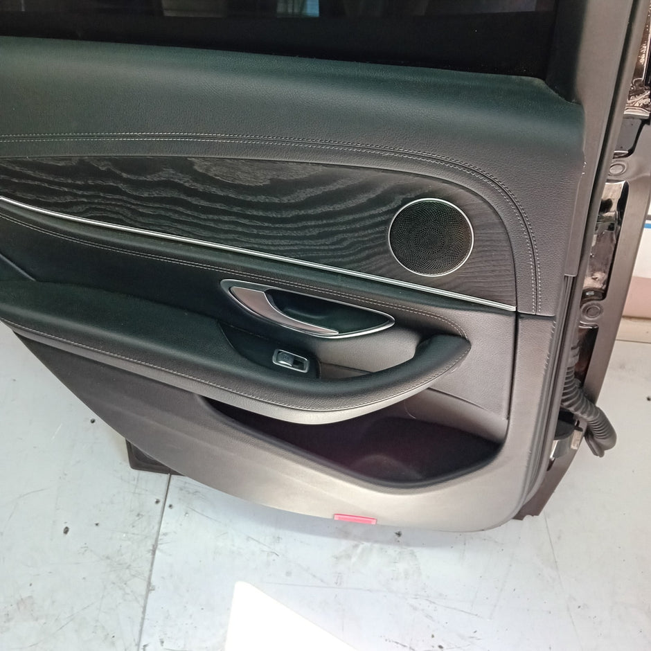 MERCEDES BENZ E CLASS SALOON W213 PASSENGE SIDE REAR DOOR ( NEAR REAR ) FMD17