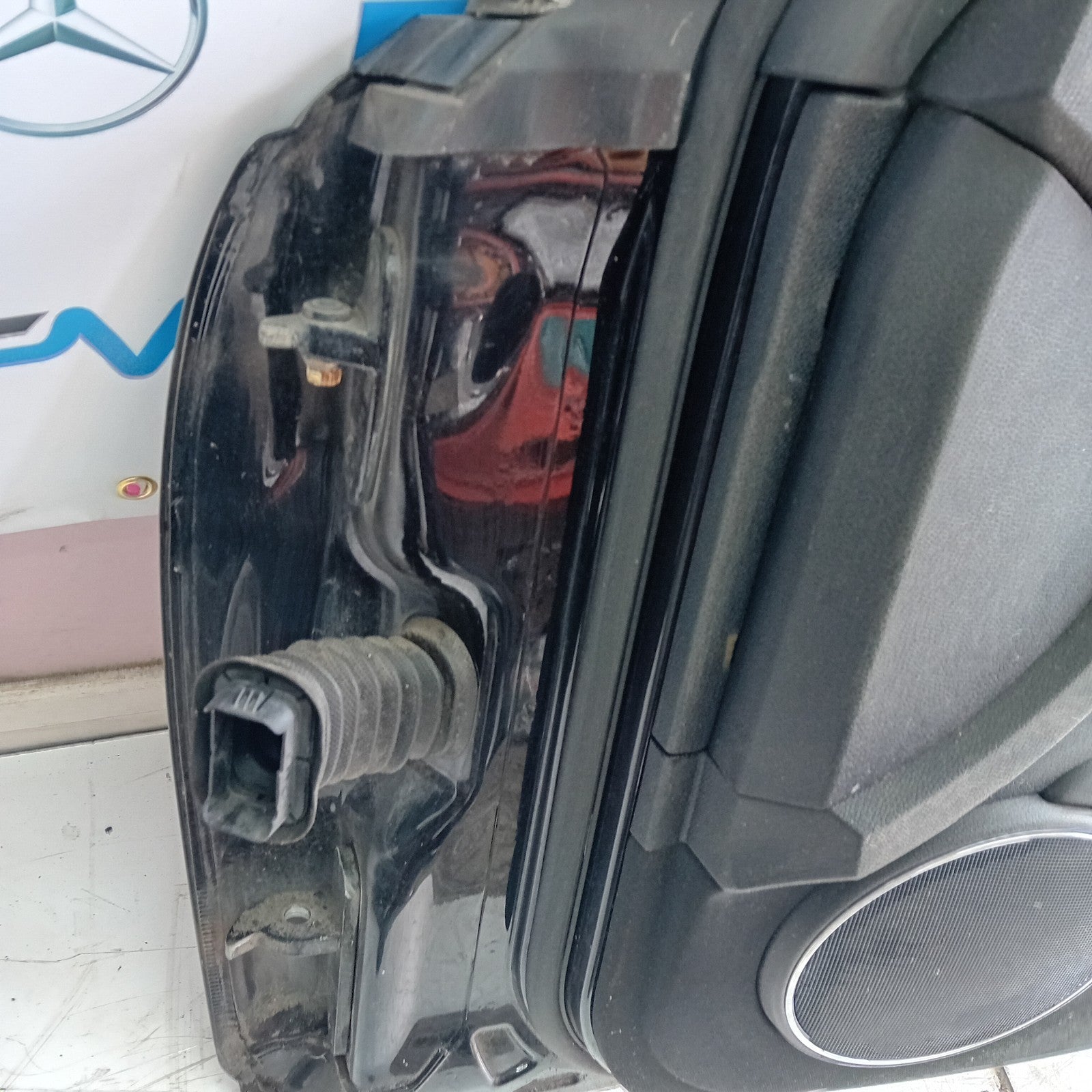 MERCEDES BENZ C-CLASS W204 DRIVER SIDE FRONT DOOR O/S/F BLACK FMD125