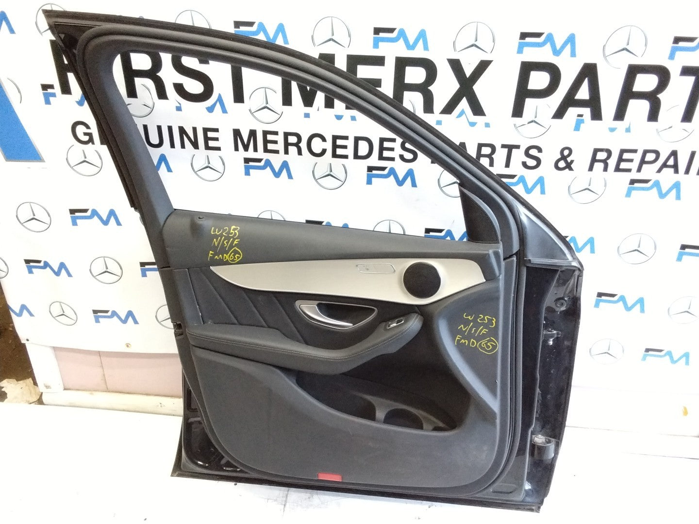 MERCEDES BENZ GLC W253 PASSENGER SIDE FRONT DOOR N/S/F COMPLETE BLACK FMD65