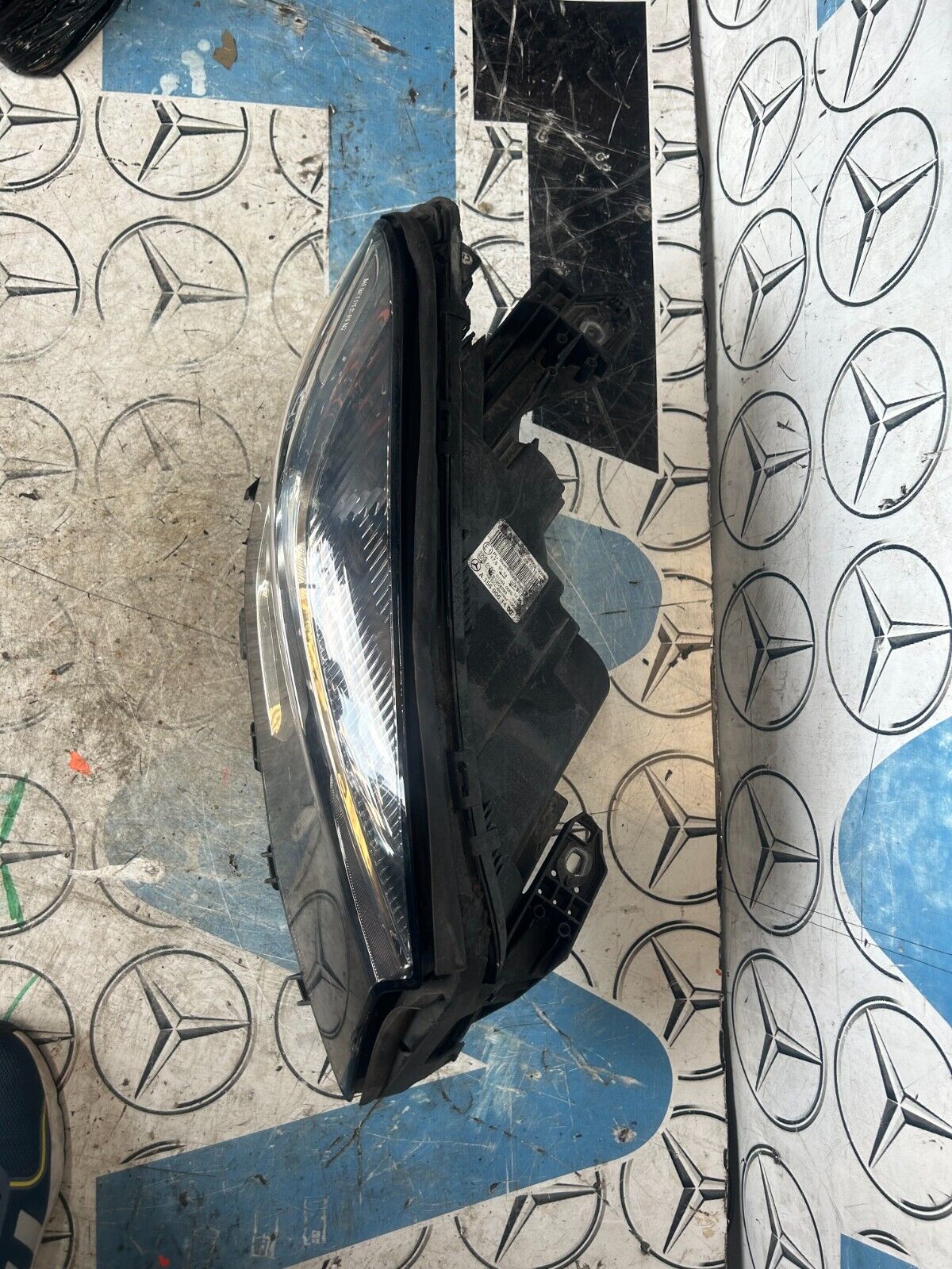 GENUINE MERCEDES GLA 2014-2018 RIGHT SIDE HEADLIGHT A1569061400 FMH15