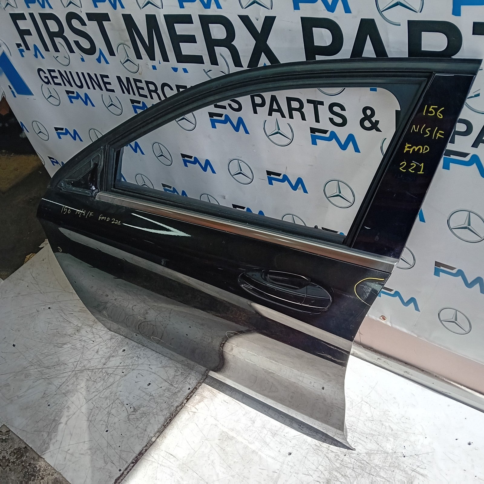 MERCEDES GLA X156 PASSENGER FRONT DOOR NSF BLACK 2014-19 COMPLETE FMD221