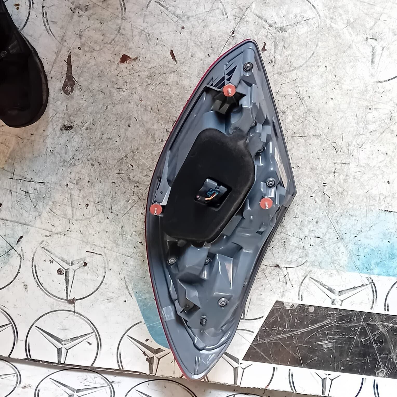MERCEDES BENZ E-CLASS W213 E63 PASSENGER SIDE (NEAR SIDE) REAR LIGHT A2139067900
