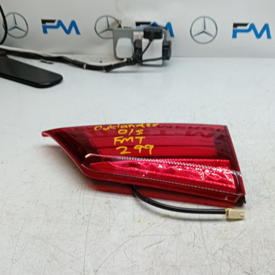 MITSUBISHI OUTLANDER MK3 DRIVER SIDE RIGHT REAR INNER TAIL LIGHT 2013 FMT299