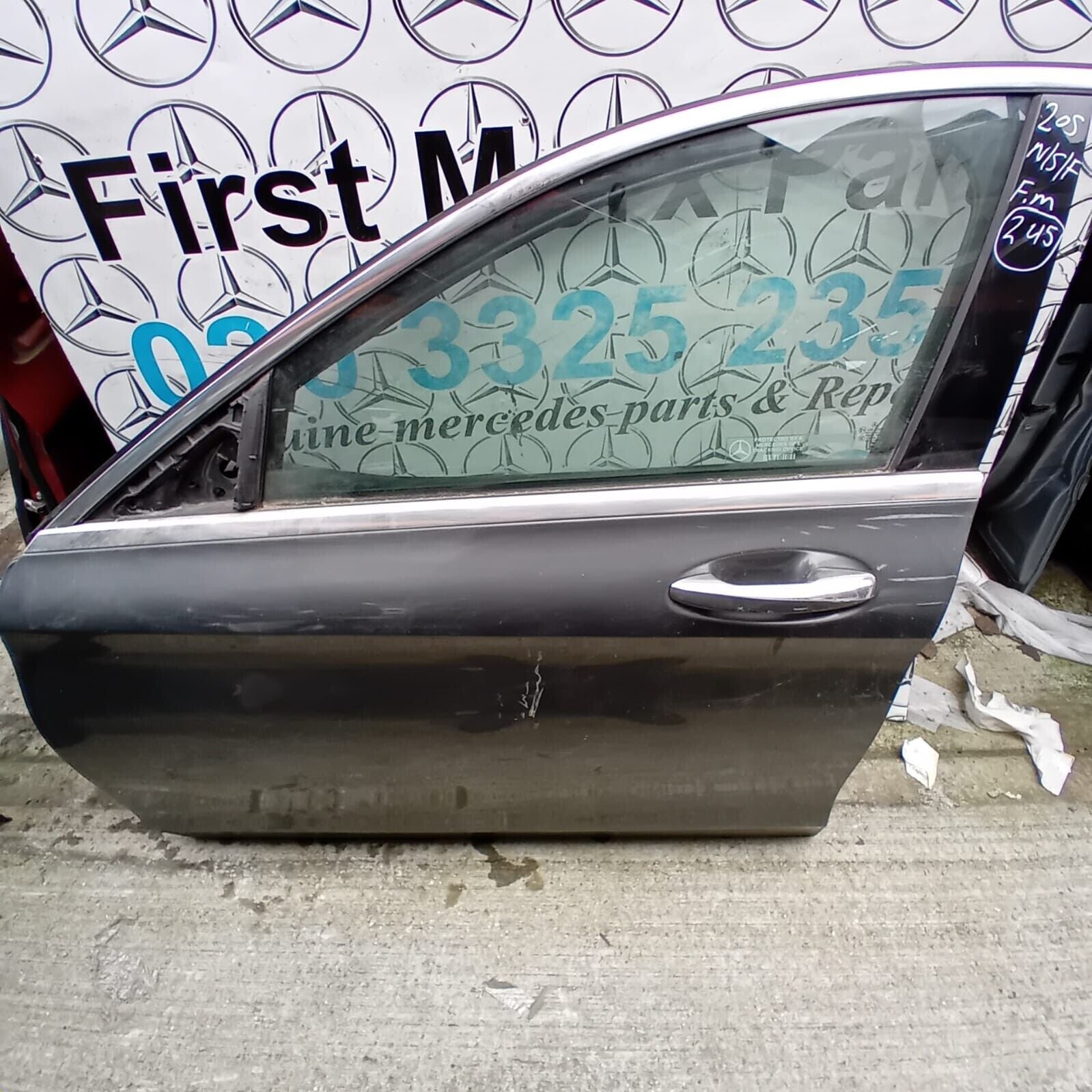 MERCEDES BENZ C-CLASS  W205  PASSENGER SIDE FRONT DOOR ( NEAR SIDE FRONT )