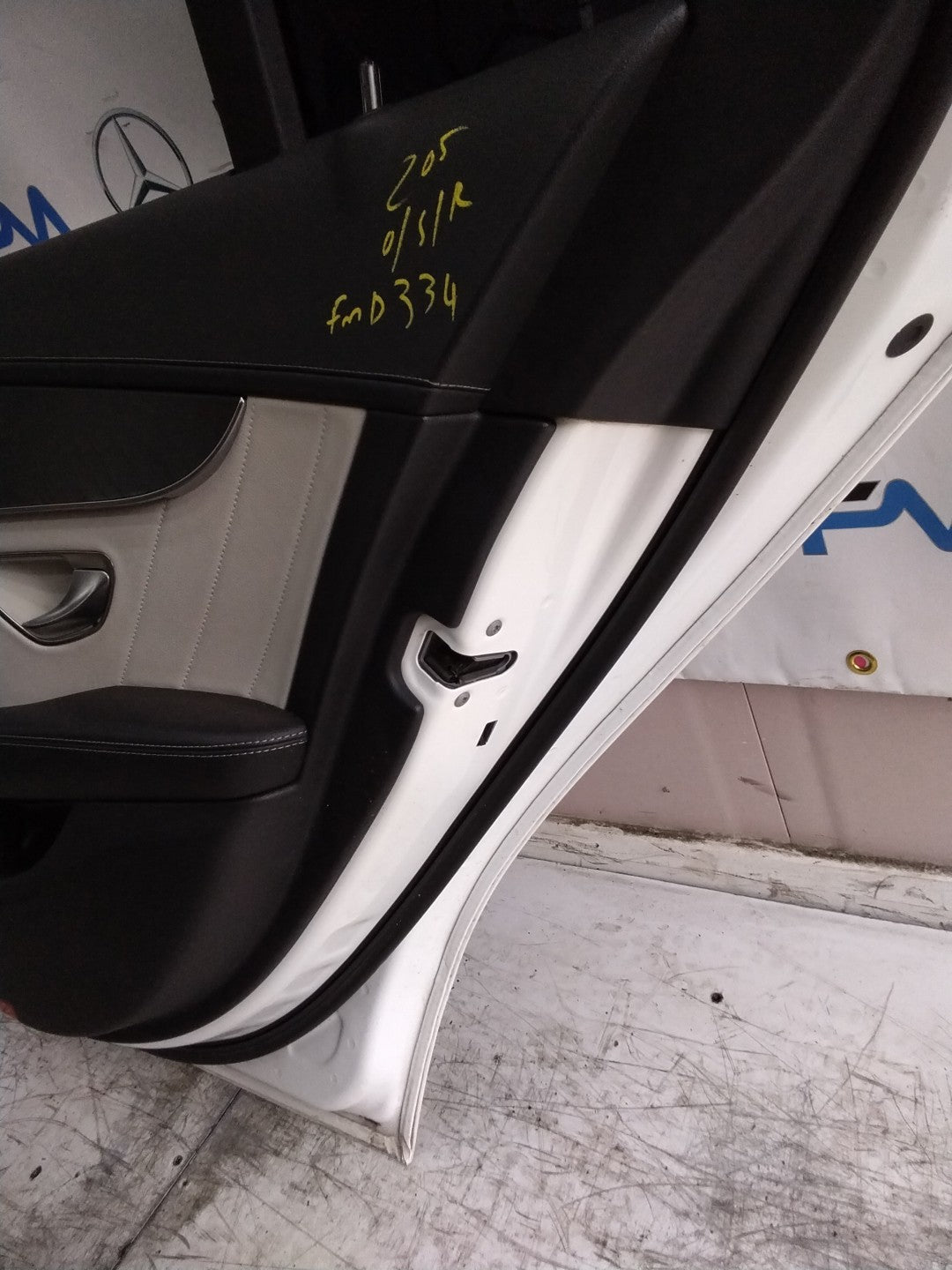 MERCEDES C-CLASS W205 SLN DRIVER REAR DOOR OSR WHITE 2014 ON COMPLETE FMD334