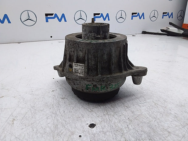 MERCEDES BENZ  C-CLASS W205  ENGINE MOUNT RIGHT OS A2052406717 FMR325