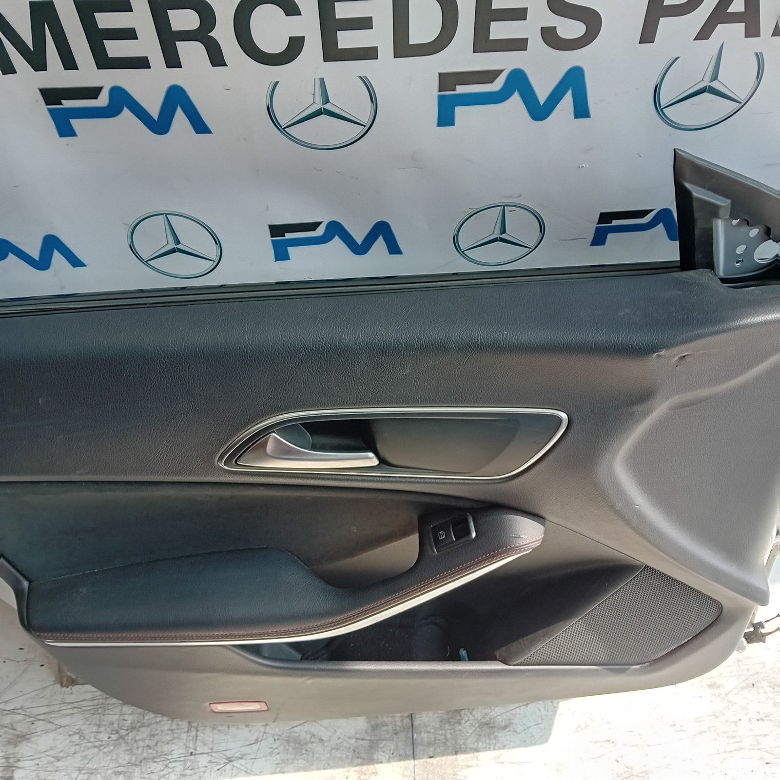 MERCEDES CLA W117 PASSENGER FRONT DOOR NSF 2013-19 SILVER COMPLETE FMD276(1)*