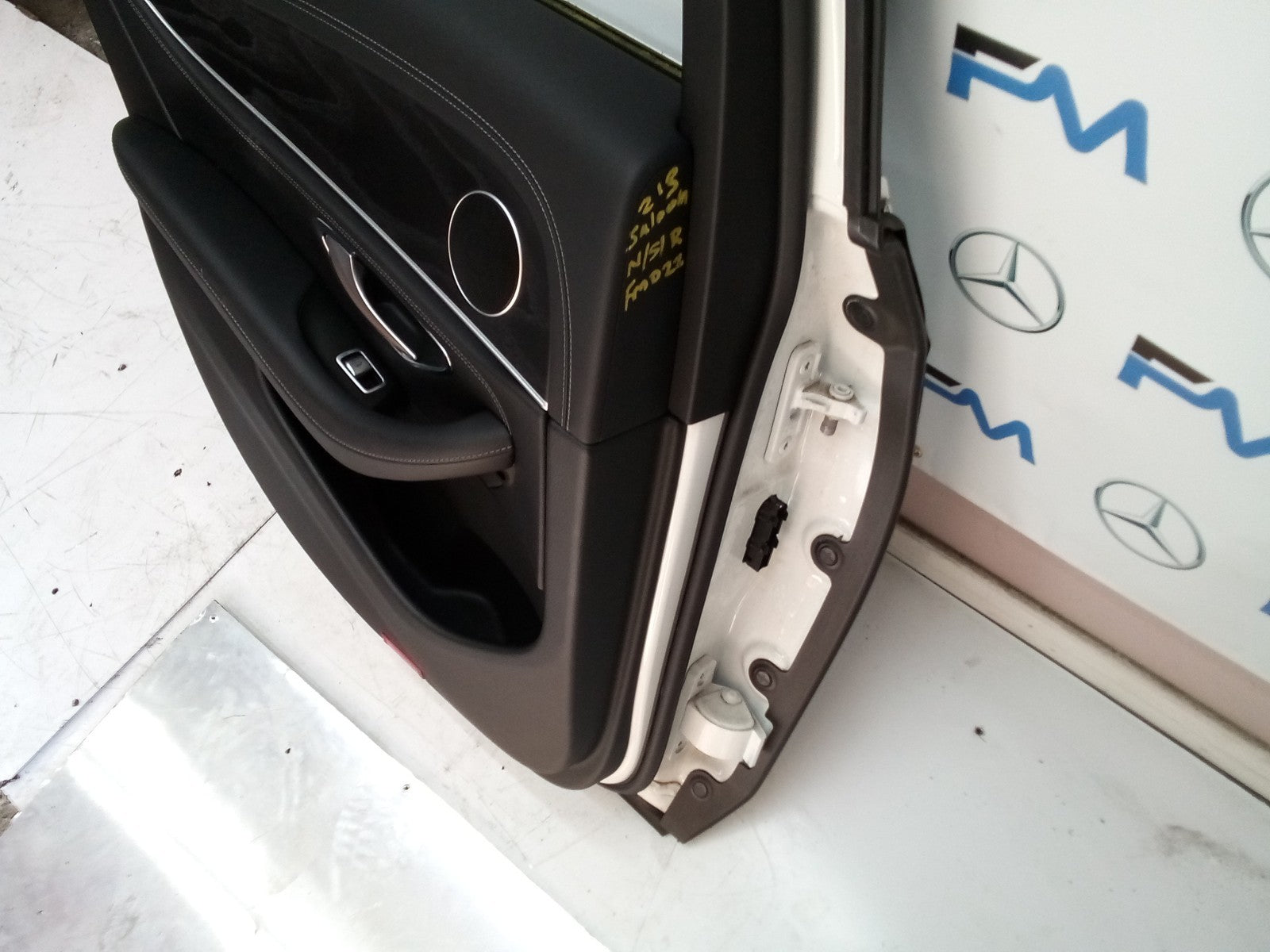 MERCEDES E CLASS W213 SALOON PASSENGER REAR DOOR (NEAR SIDE REAR) WHITE FMD22