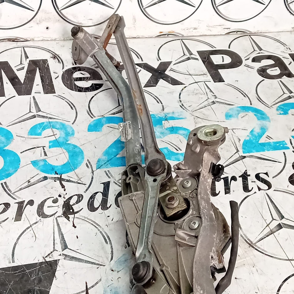 MERCEDES BENZ C-CLASS W204 FRONT WIPER MOTOR AND LINKAGE A2048201140