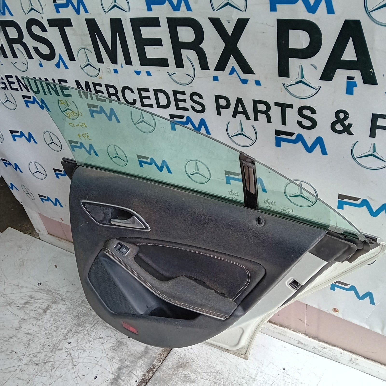 MEECEDS BENZ CLA W117 DRIVER FRONT DOOR OSF WHITE  2013-19 COMPLETE FMD399