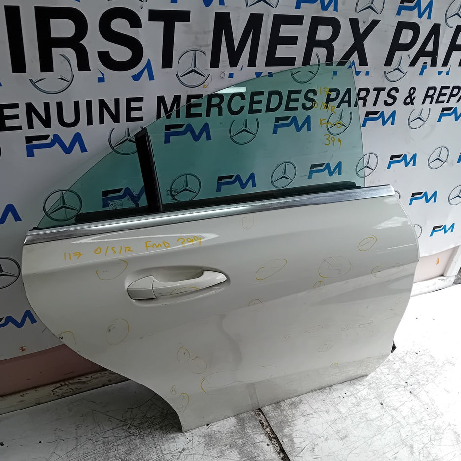MEECEDS BENZ CLA W117 DRIVER FRONT DOOR OSF WHITE  2013-19 COMPLETE FMD399