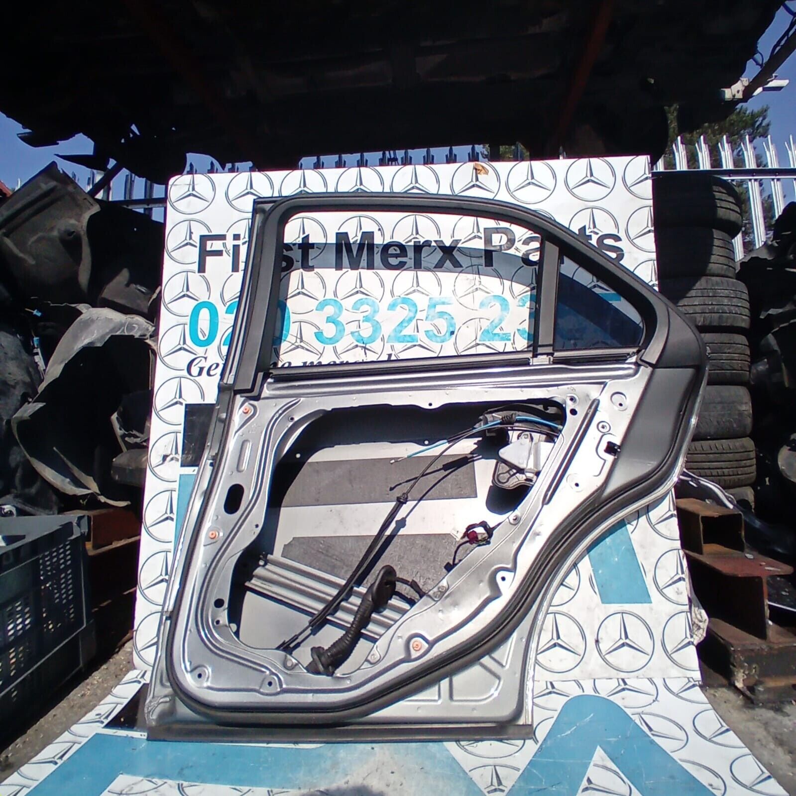 MERCEDES BENZ E-CLASS W212 DRIVER SIDE REAR DOOR ( O.S.R )