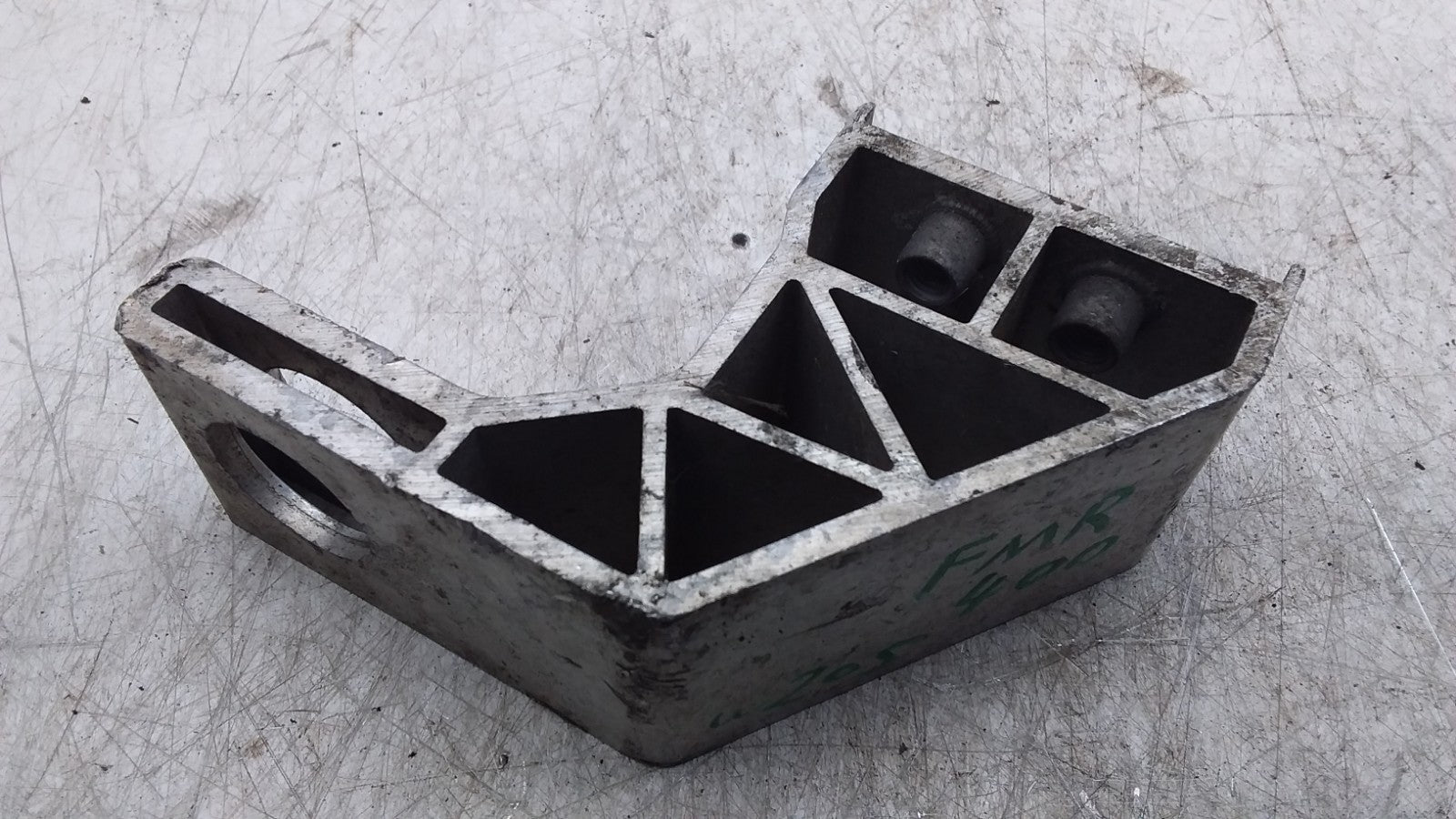 MERCEDES BENZ  C-CLASS  RADIATOR MOUNT BRACKET RIGHT SIDE   FMR400