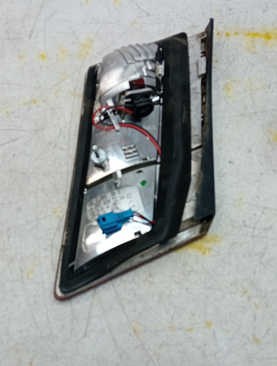 MERCEDES C-CLASS W203 ESTATE PASSENGER LEFT REAR TAIL LIGHT A2038205364 FMT273