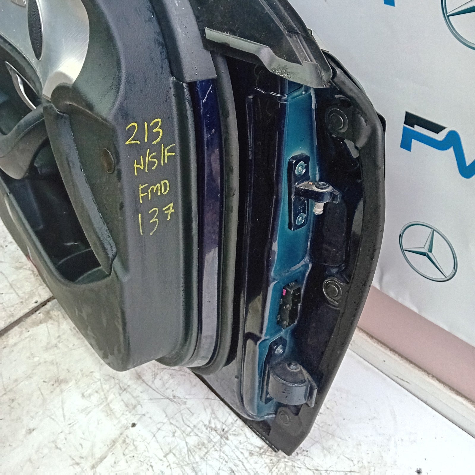 MERCEDES E-CLASS W213 PASSENGER SIDE FRONT DOOR N/S/F BLUE COMPLETE FMD137
