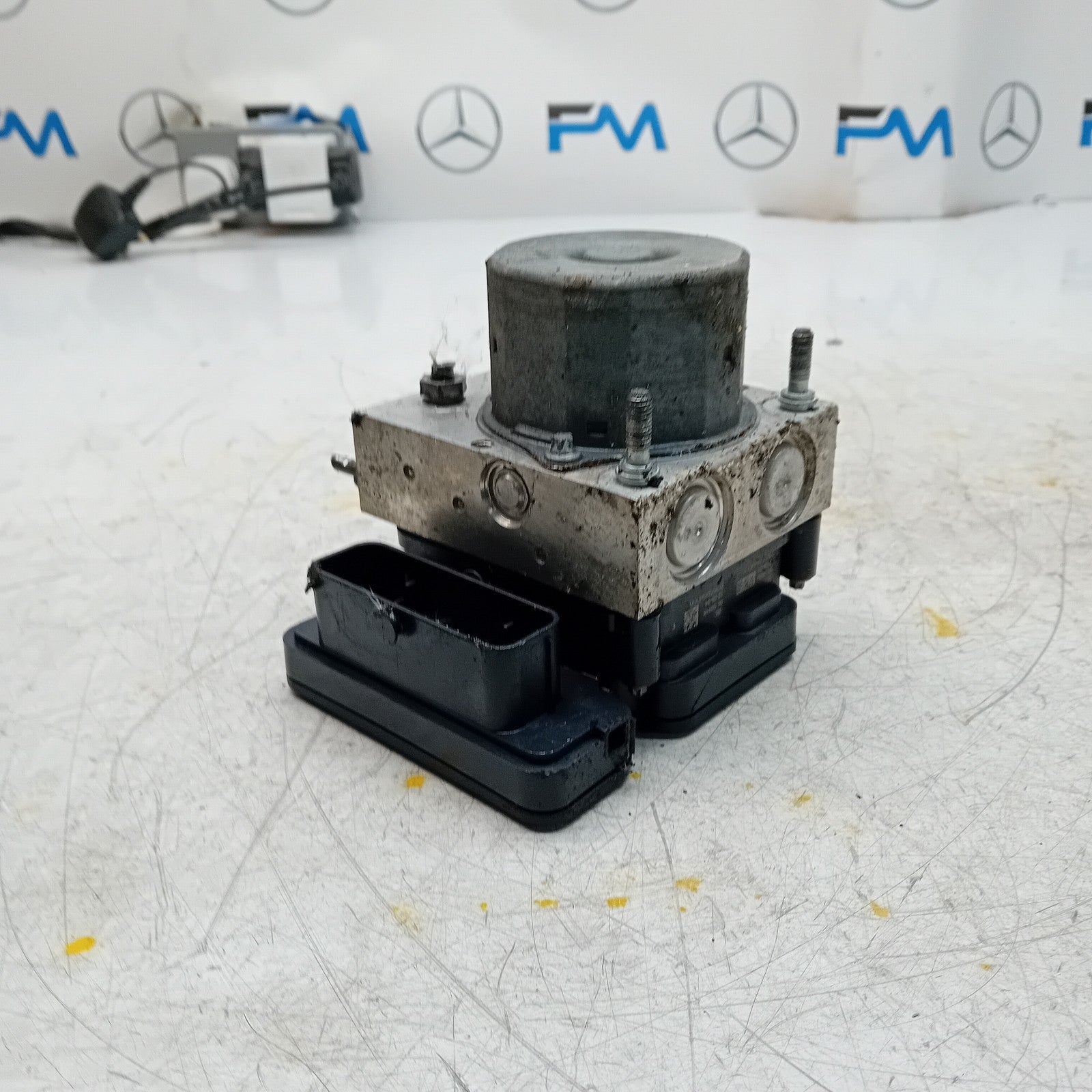 MERCEDES BENZ B-CLASS W246 ABS PUMP CONTROL MODULE UNIT A0084317512 FM001458
