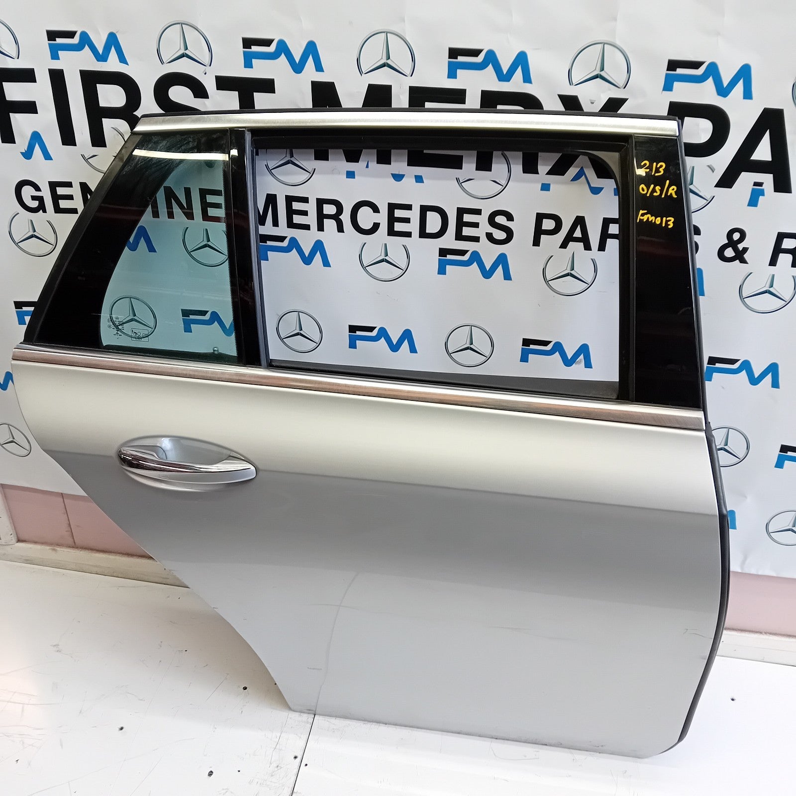 MERCEDES BENZ E-CLASS W213 DRIVER SIDE REAR DOOR ( OFF SIDE REAR ) FM013