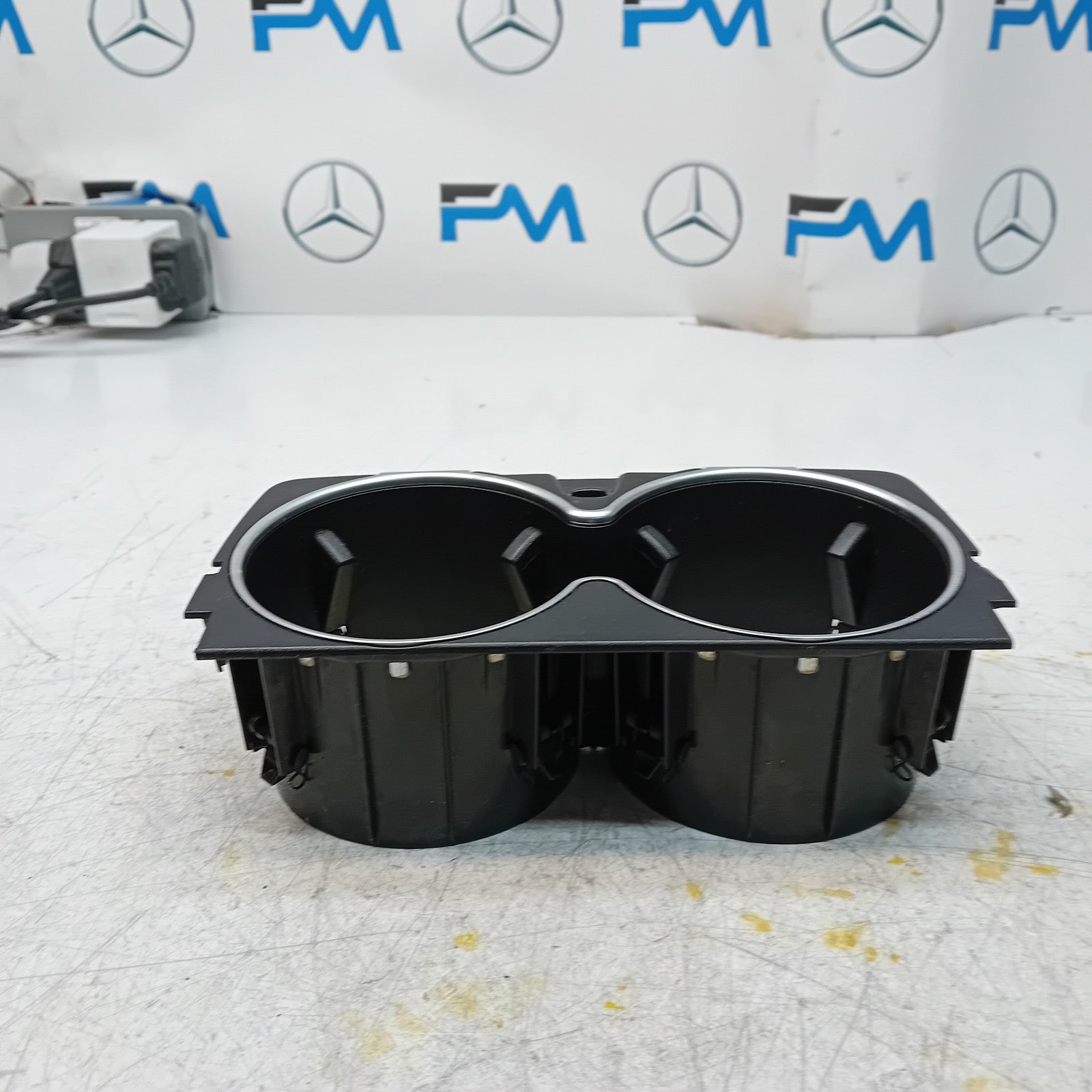 MERCEDES BENZ  S-CLASS W222 CENTRE CONSOLE CUP HOLDER 2015 A2226830075 FM001484