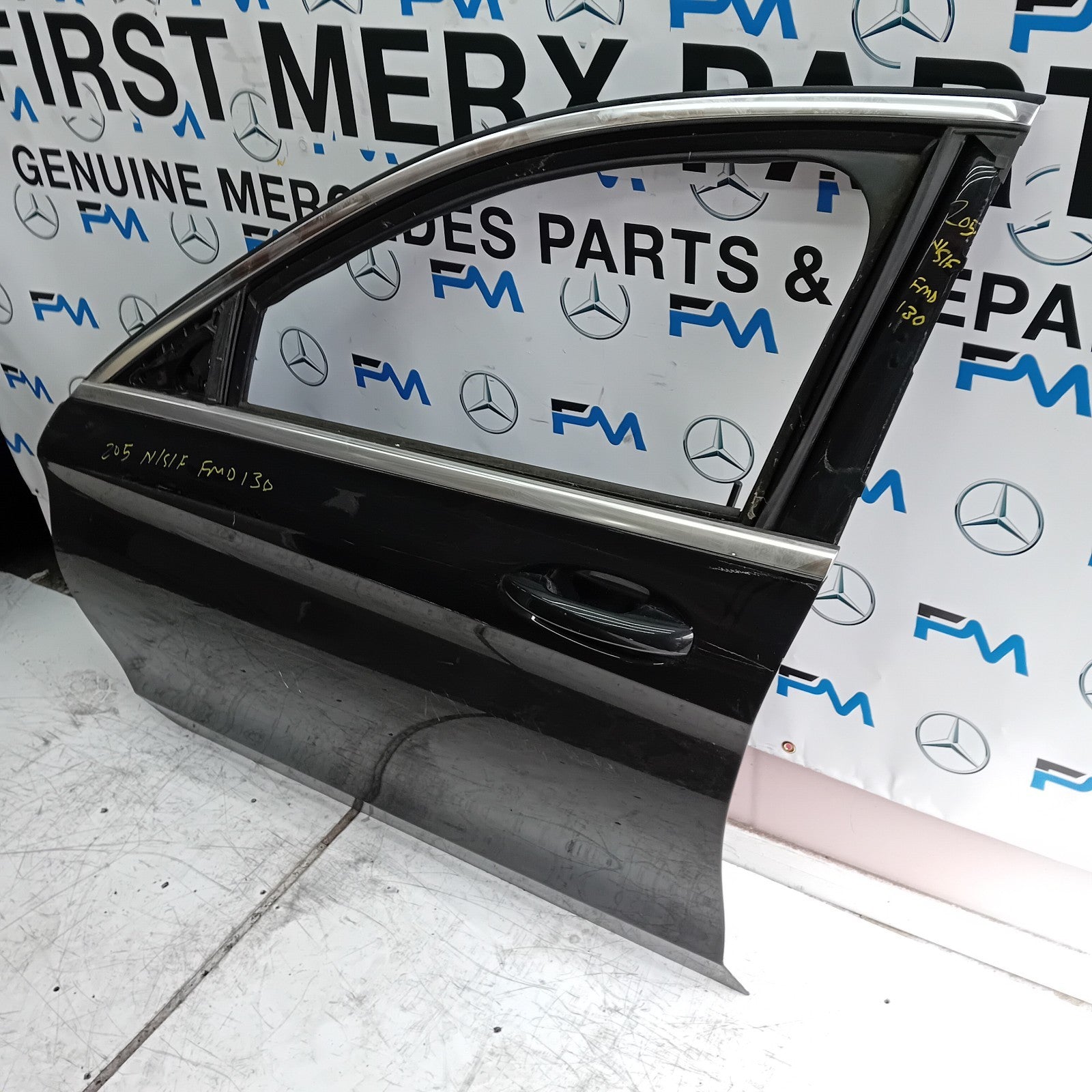 MERCEDES BENZ C-CLASS W205 PASSENGER SIDE FRONT DOOR N/S/F  BLACK FMD130