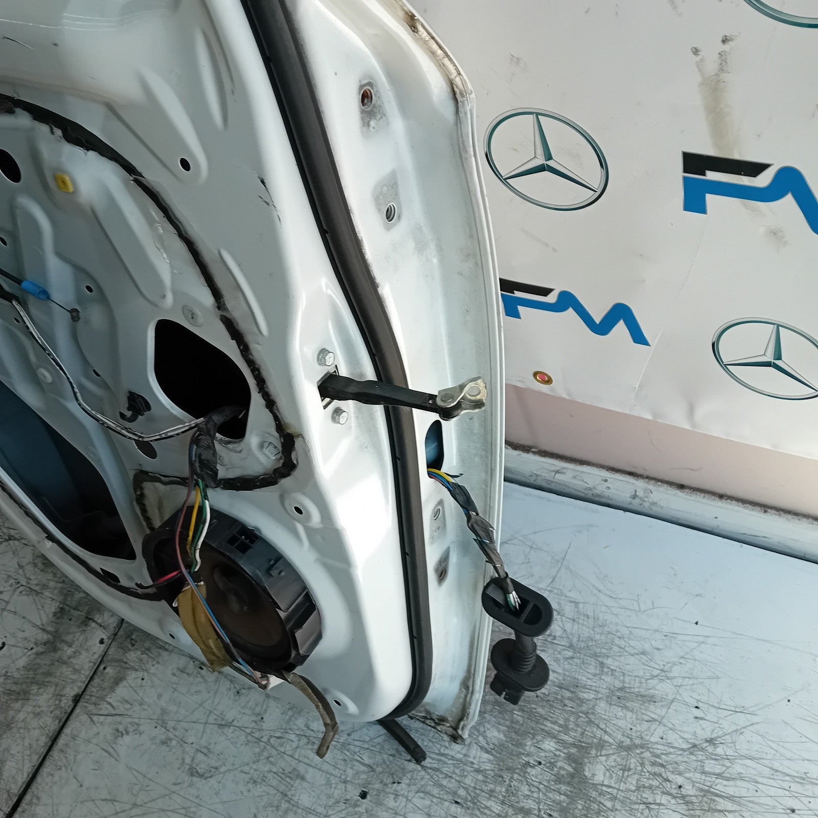 MITSUBISHI OUTLANDER MK3 PASSENGER REAR DOOR NSR 2013 WHITE FMD494