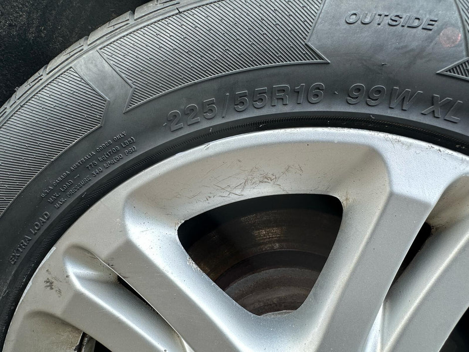 MERCEDES BENZ E-CLASS W212 - BREAKING / FRONT BUMPER AND WINGS