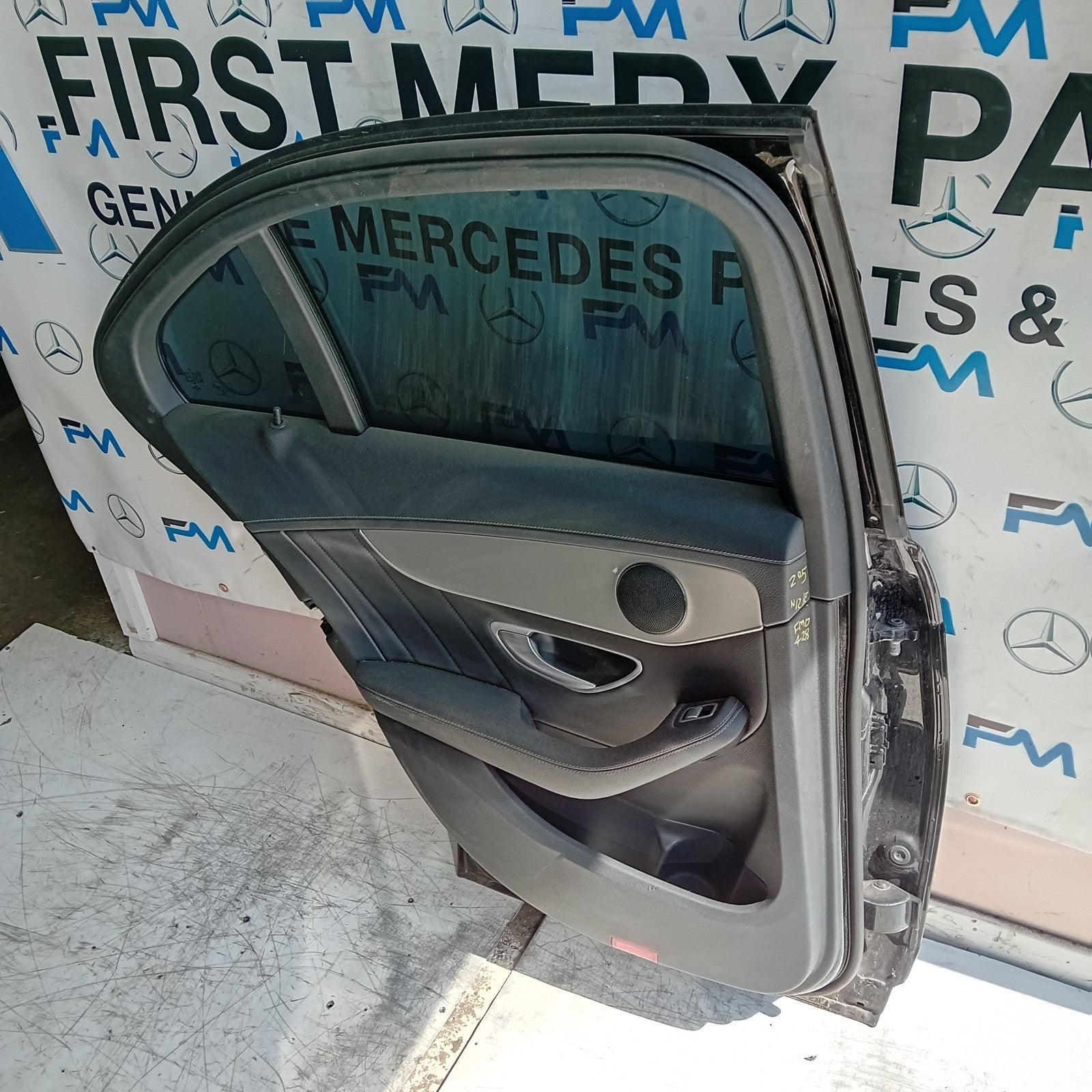 MERCEDES C-CLASS W205 SLN PASSENGER REAR DOOR NSR BLACK 2014 ON COMPLETE FMD428