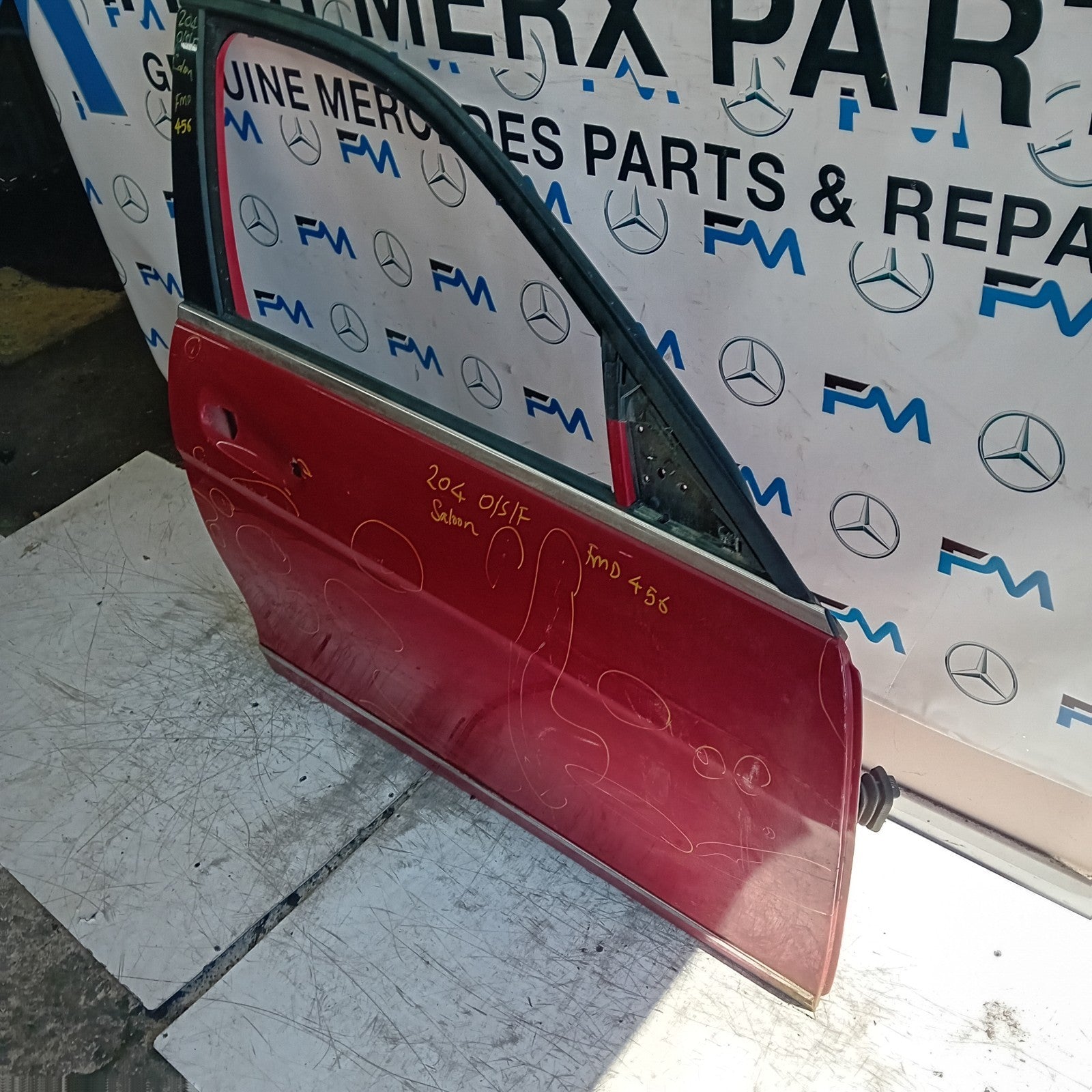 MERCEDES C-CLASS W204 SLN DRIVER FRONT DOOR OSF RED 2008-14 FMD456