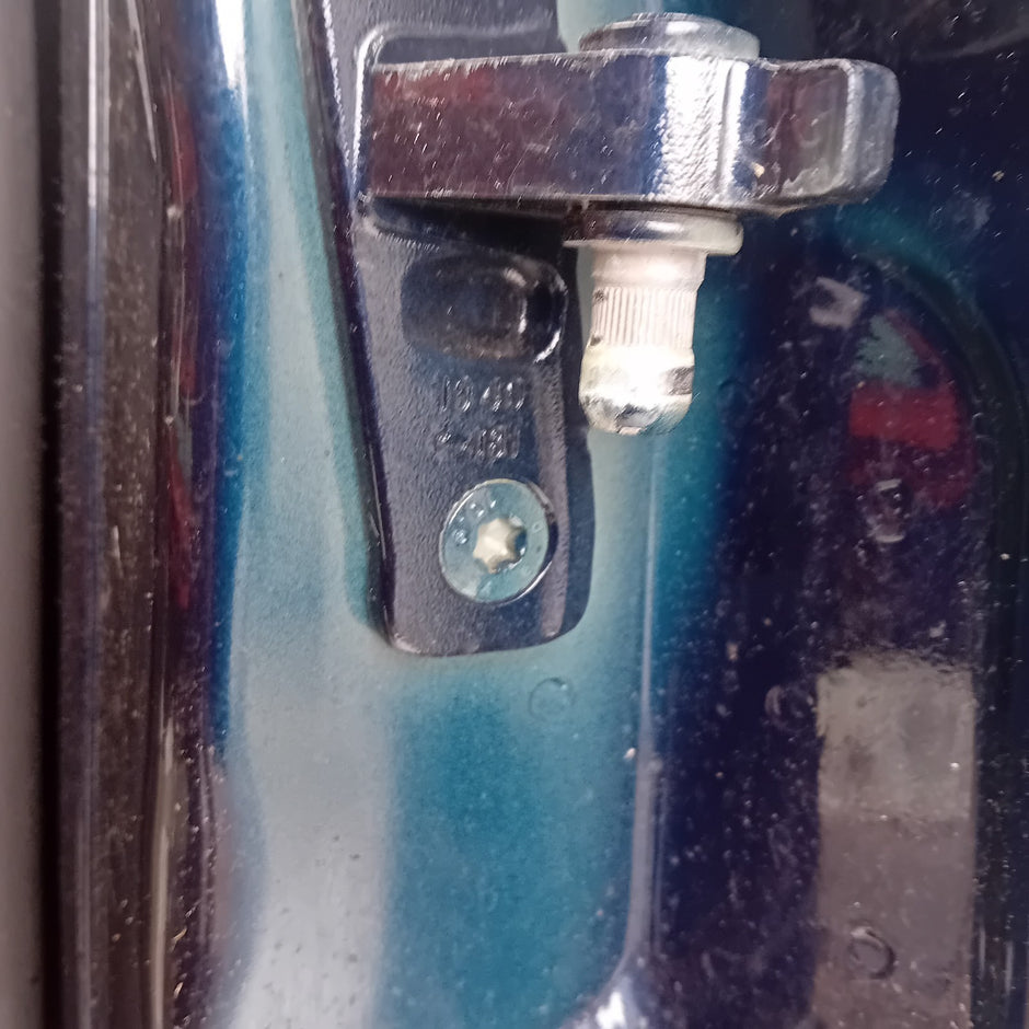 MERCEDES E-CLASS W213 PASSENGER SIDE FRONT DOOR N/S/F BLUE COMPLETE FMD137