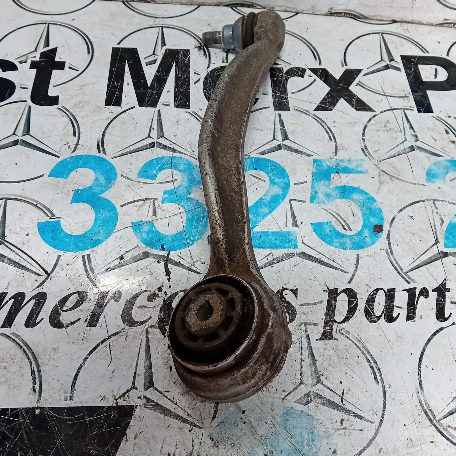 MERCEDES BENZ C-CLASS W205  DRIVER SIDE REAR LOWER CONTROL ARM