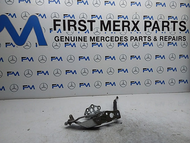 MERCEDES BENZ  C-CLASS W205 BONNET HINGE LEFT PASSENGER SIDE A2058800828 FMR475
