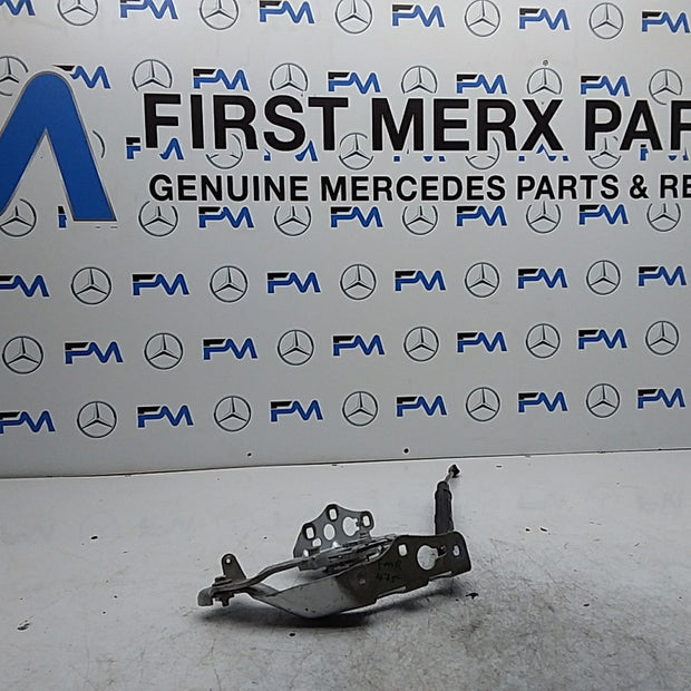 MERCEDES BENZ  C-CLASS W205 BONNET HINGE LEFT PASSENGER SIDE A2058800828 FMR475
