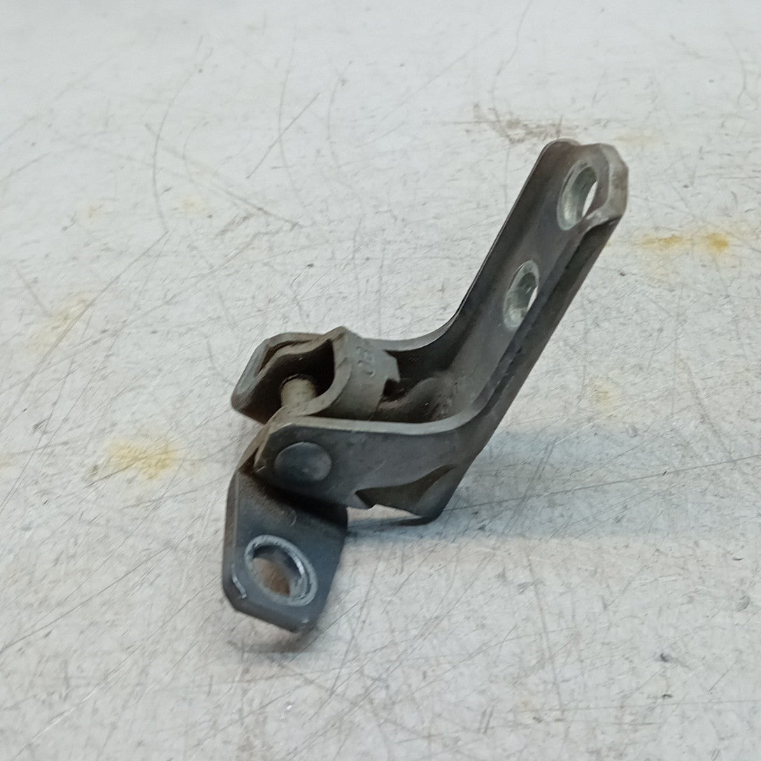 MITSUBISHI OUTLANDER MK3  FRONT DOOR HINGE PANEL E1 A046834 FM001646