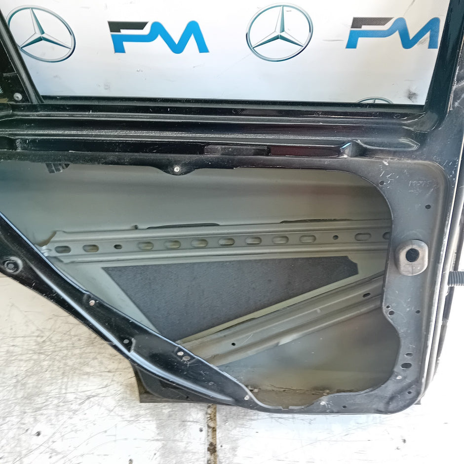 MERCEDES  BENZ  C-CLASS W204 SLN DRIVER REAR DOOR ISR BLUE 2008-14 FMD460