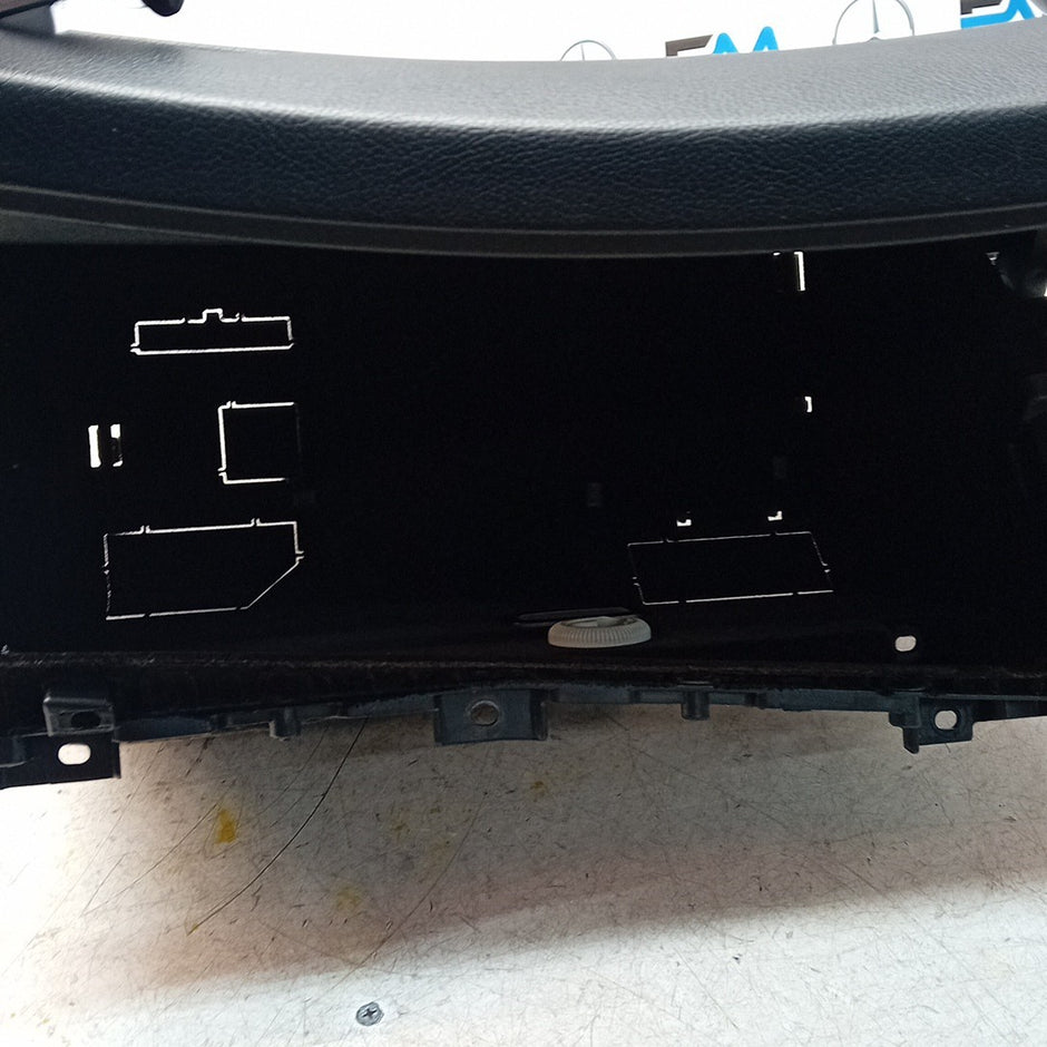 MERCEDES E-CLASS W213 DASHBOARD GLOVEBOX 2016 ON A2136800391 BLACK FM001315