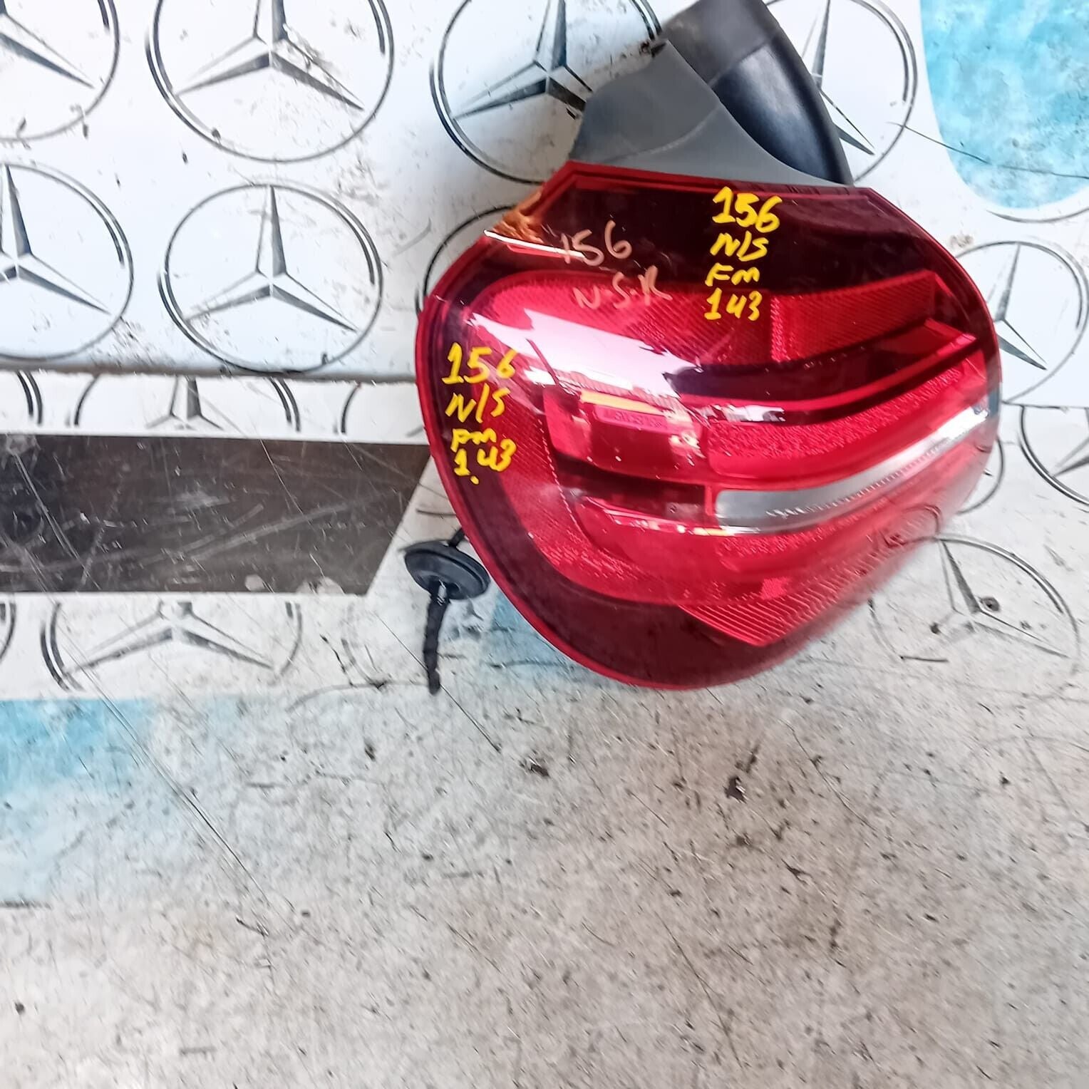 MERCEDES BENZ GLA X156  PASSENGER SIDE (NEAR SIDE) REAR  LIGHT A1569069700