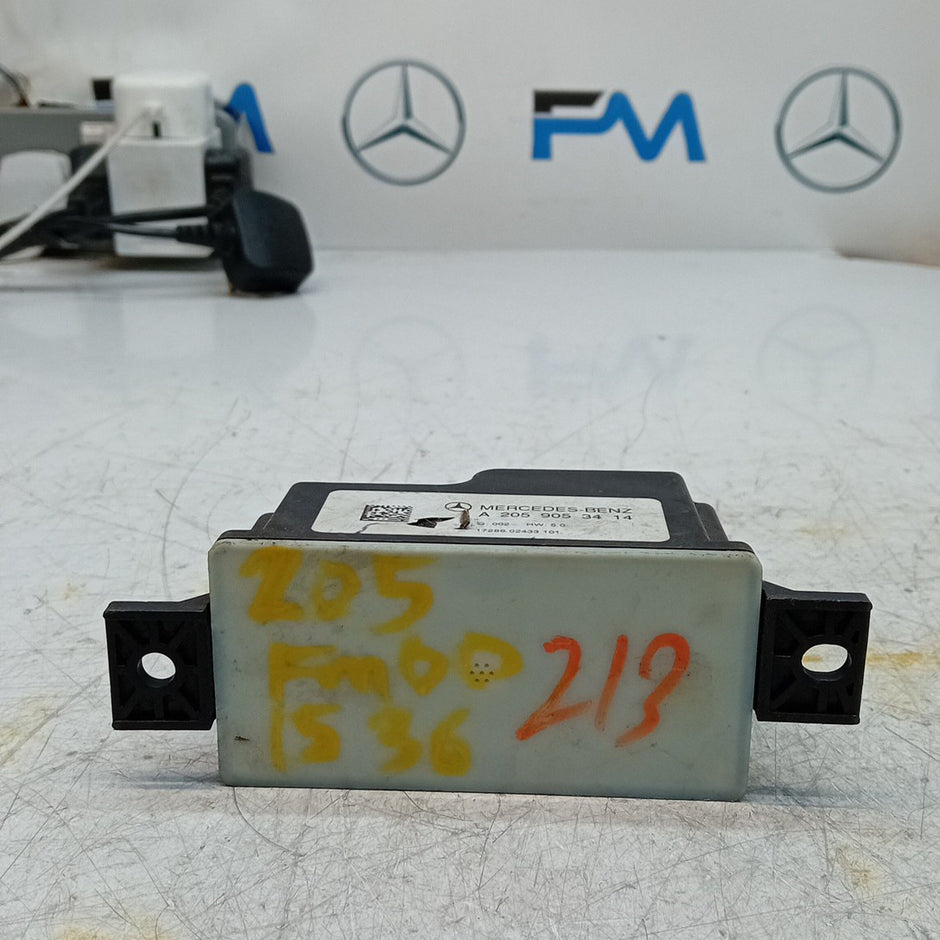 MERCEDES C-CLASS VOLTAGE CONVERTER AUXILIARY BATTERY W205 A2059053414 FM001536