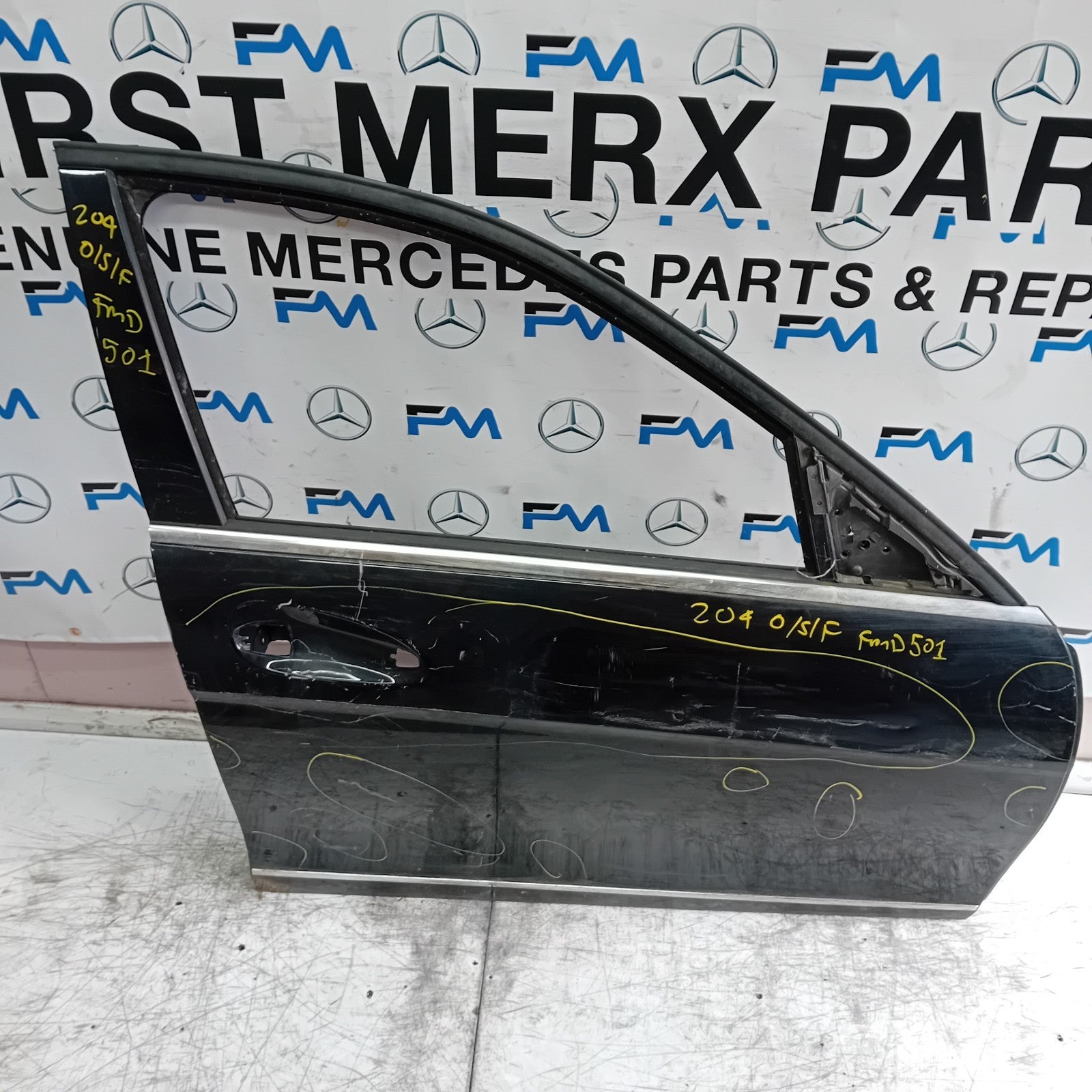 MERCEDES BENZ C-CLASS W204 DRIVER FRONT DOOR OSF 2013 BLACK FMD501